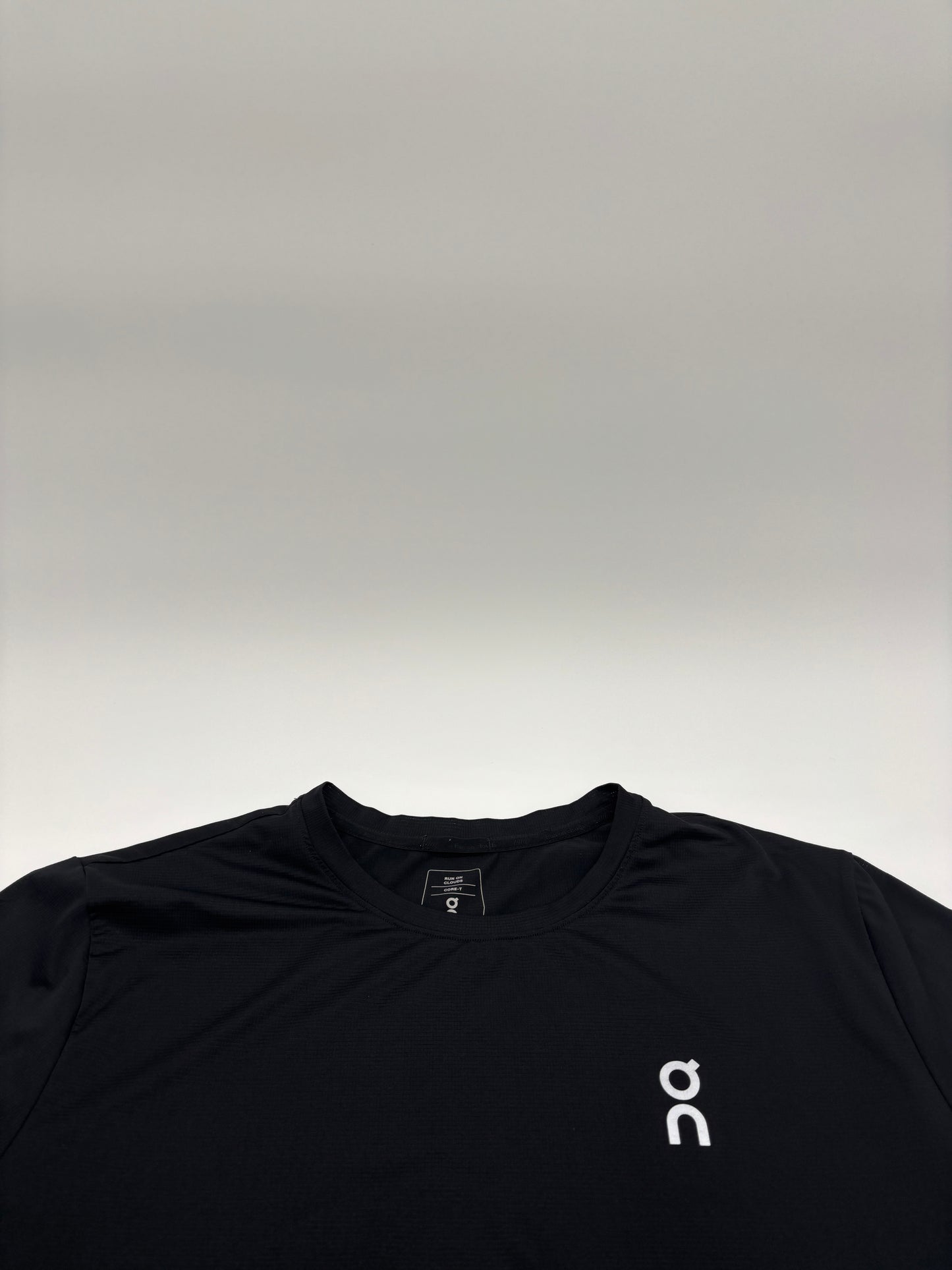 ON RUNNING T-SHIRT