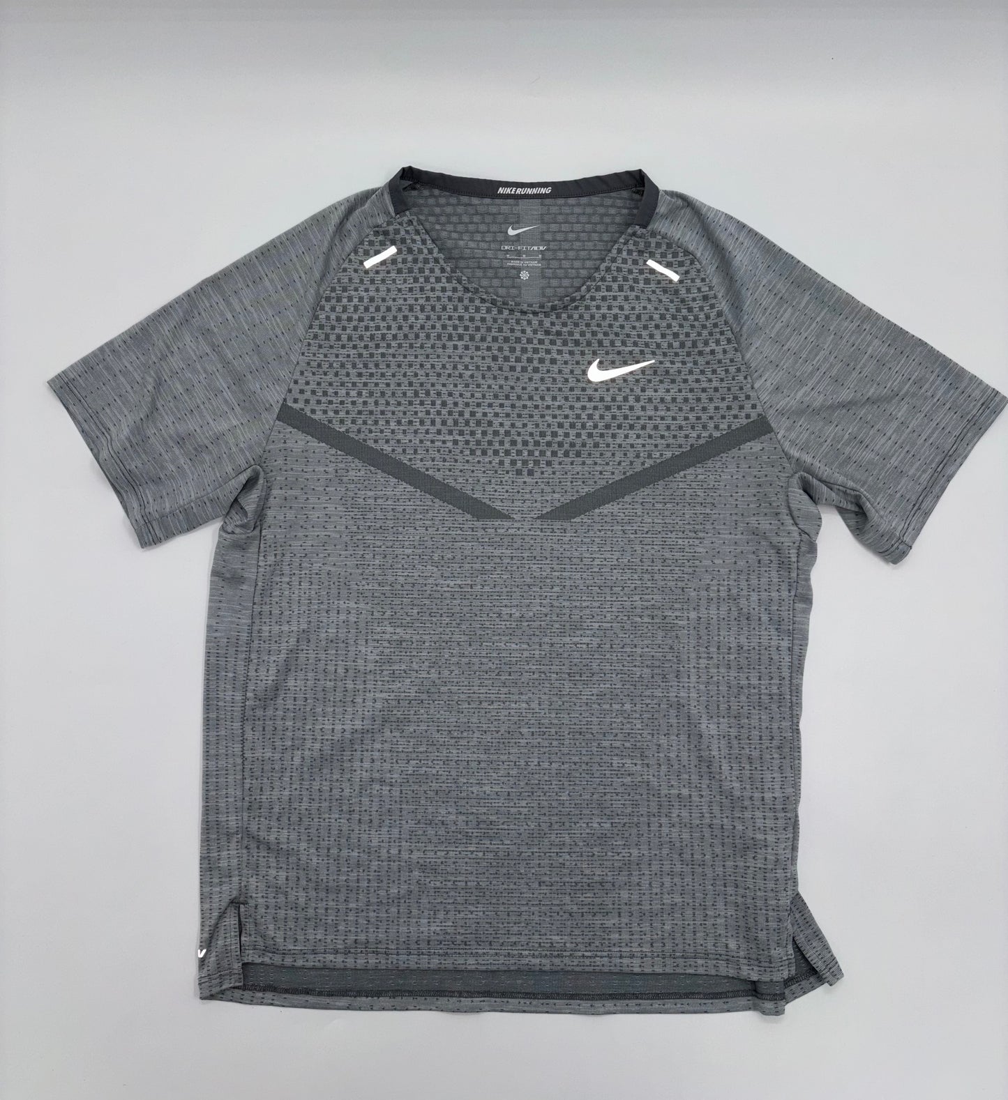 NIKE T-SHIRT