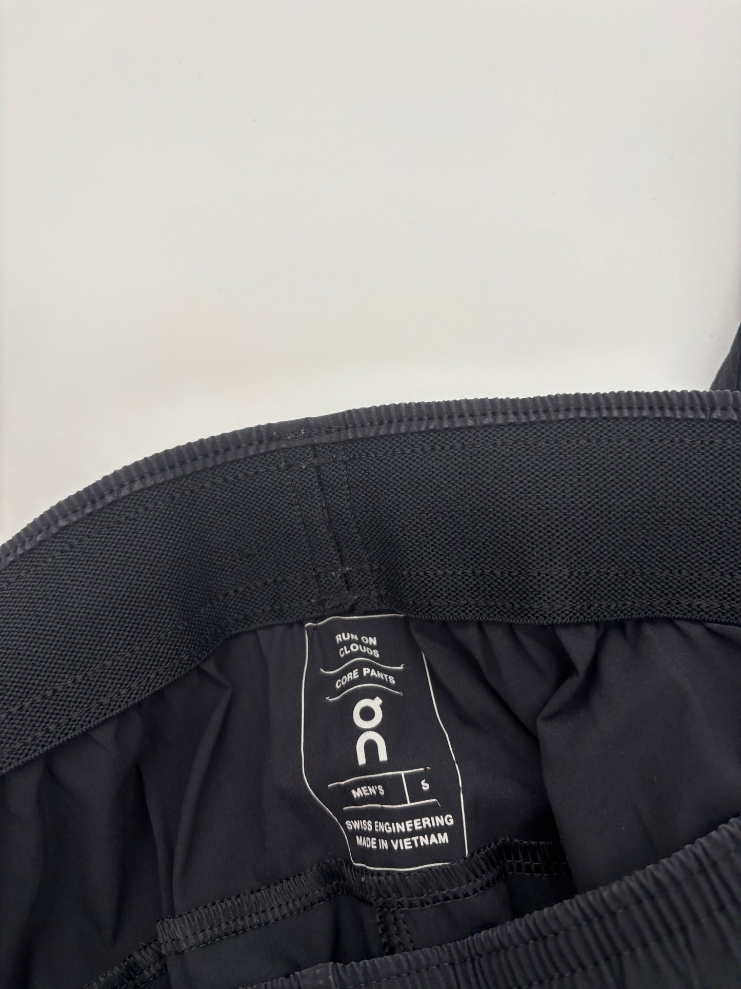ON RUNNING TRACKSUIT