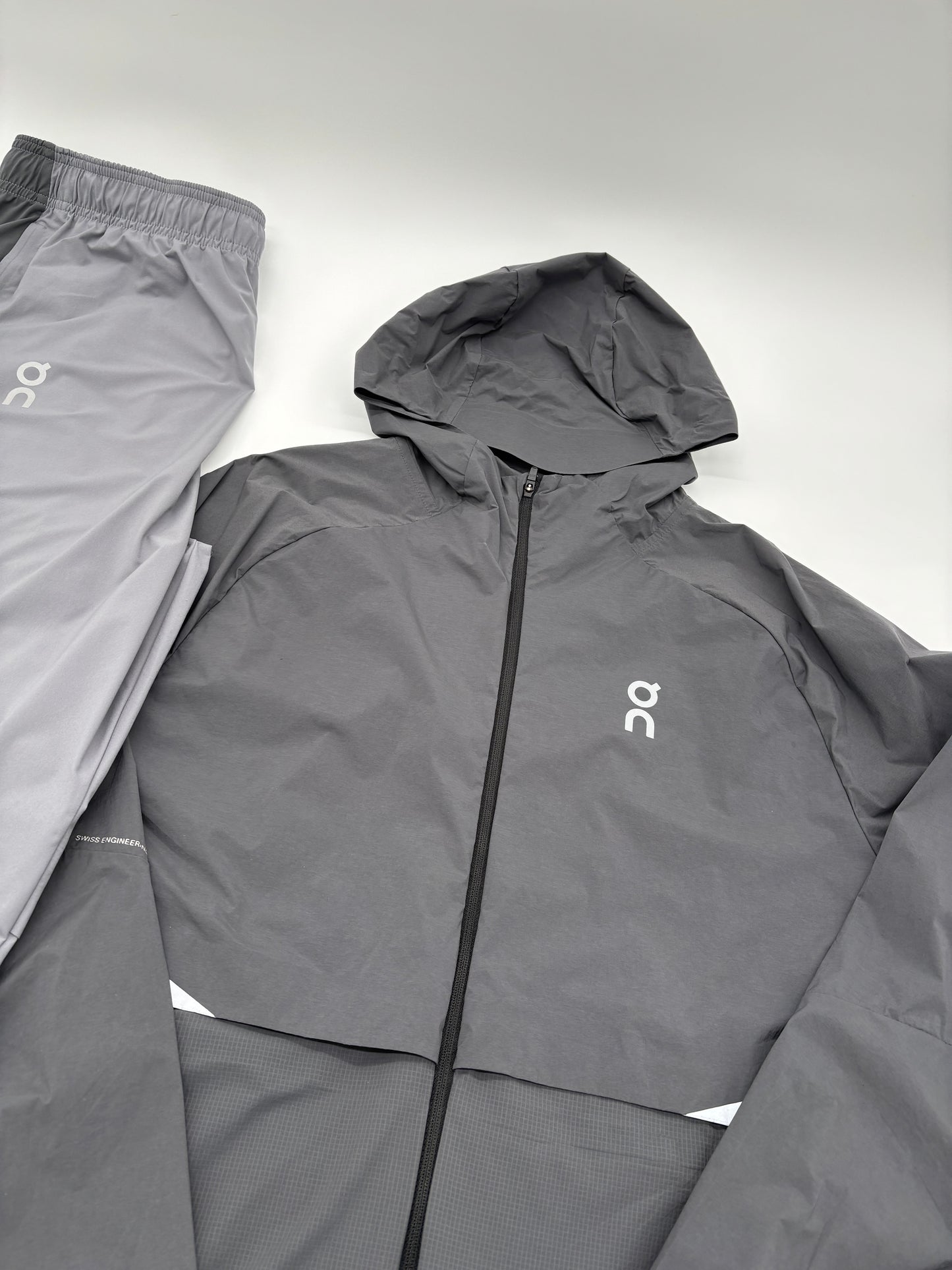 ON RUNNING TRACKSUIT