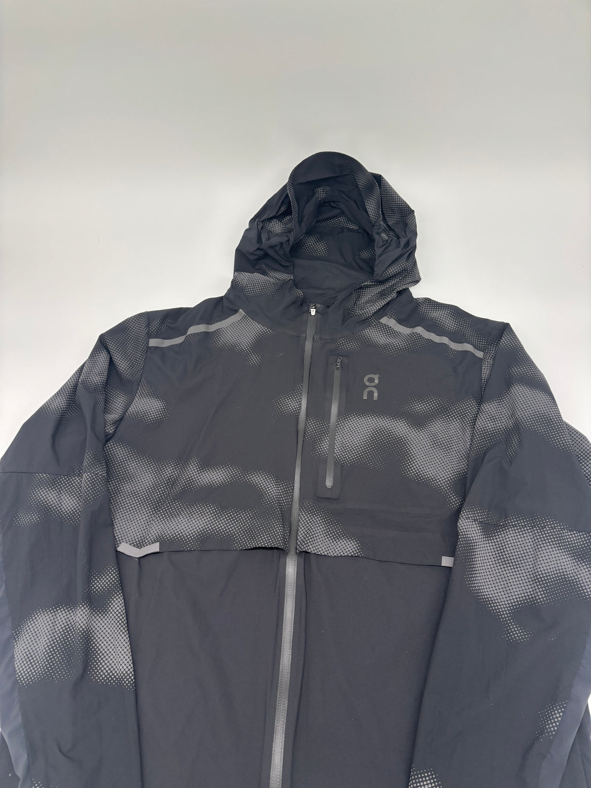 ON RUNNING JACKET