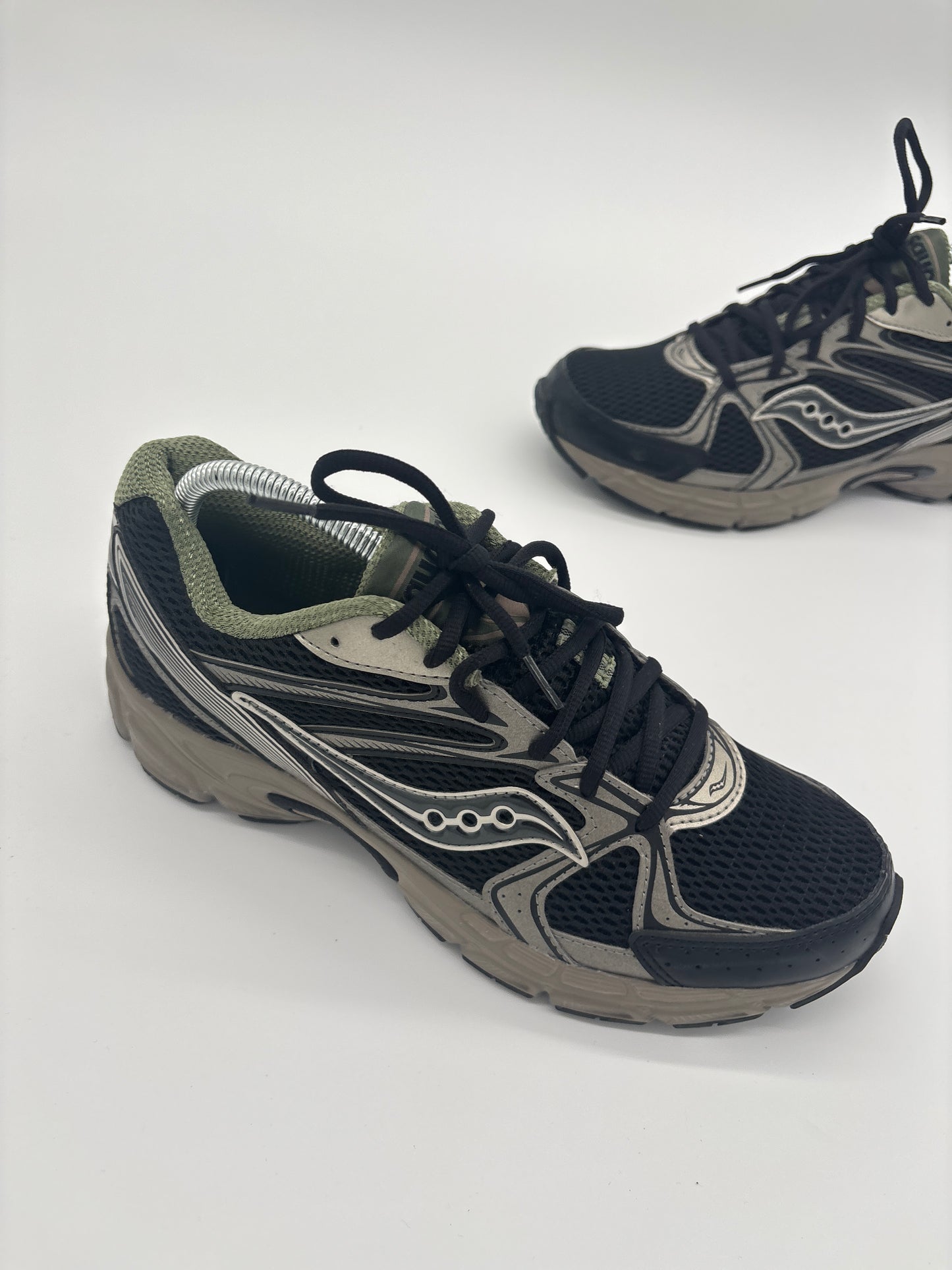 SAUCONY TRAINERS