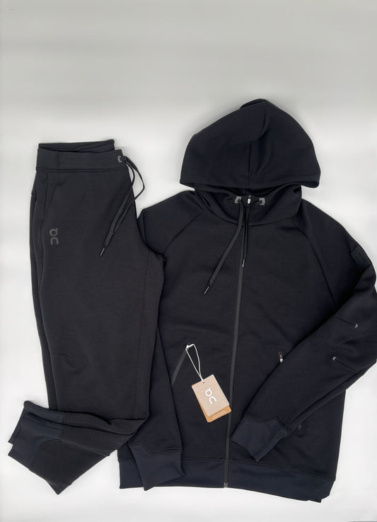 ON RUNNING TRACKSUIT