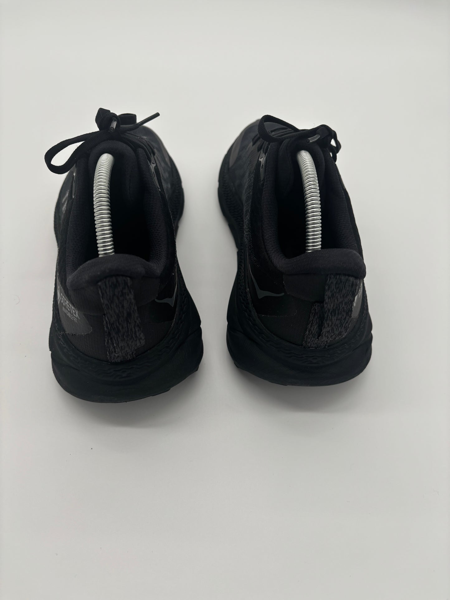 HOKA TRAINERS