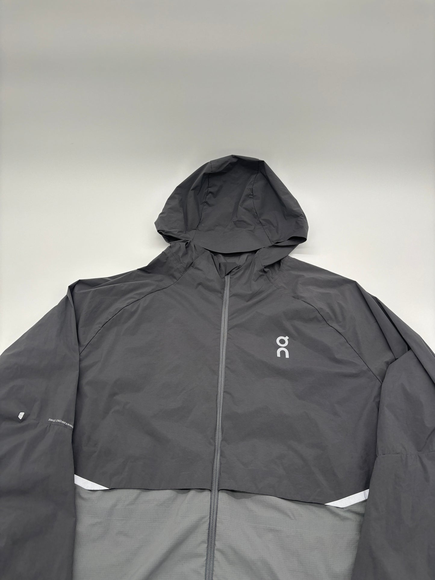 ON RUNNING JACKET