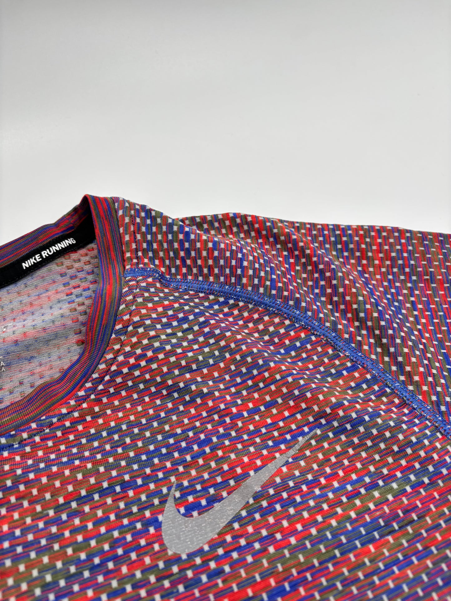 NIKE TECHKNIT T-SHIRT