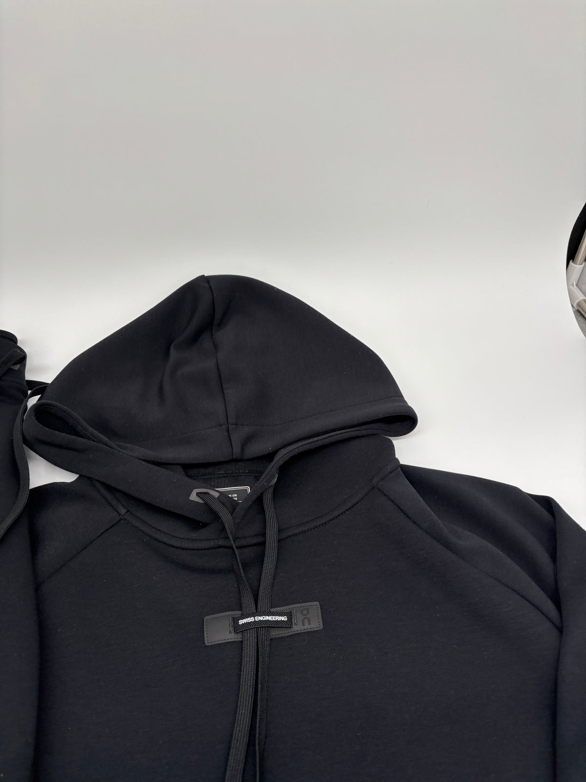 ON RUNNING TRACKSUIT