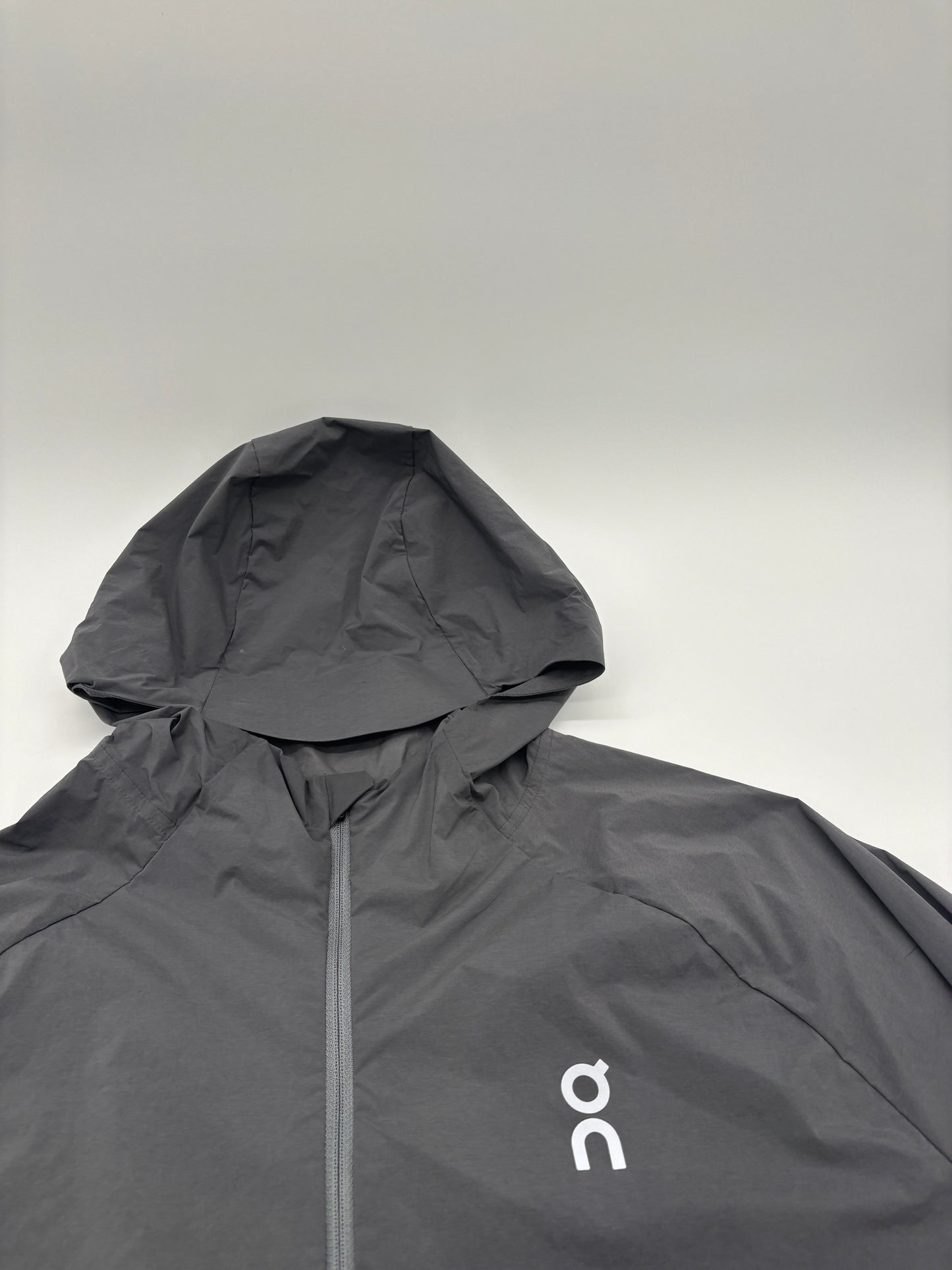 ON RUNNING JACKET