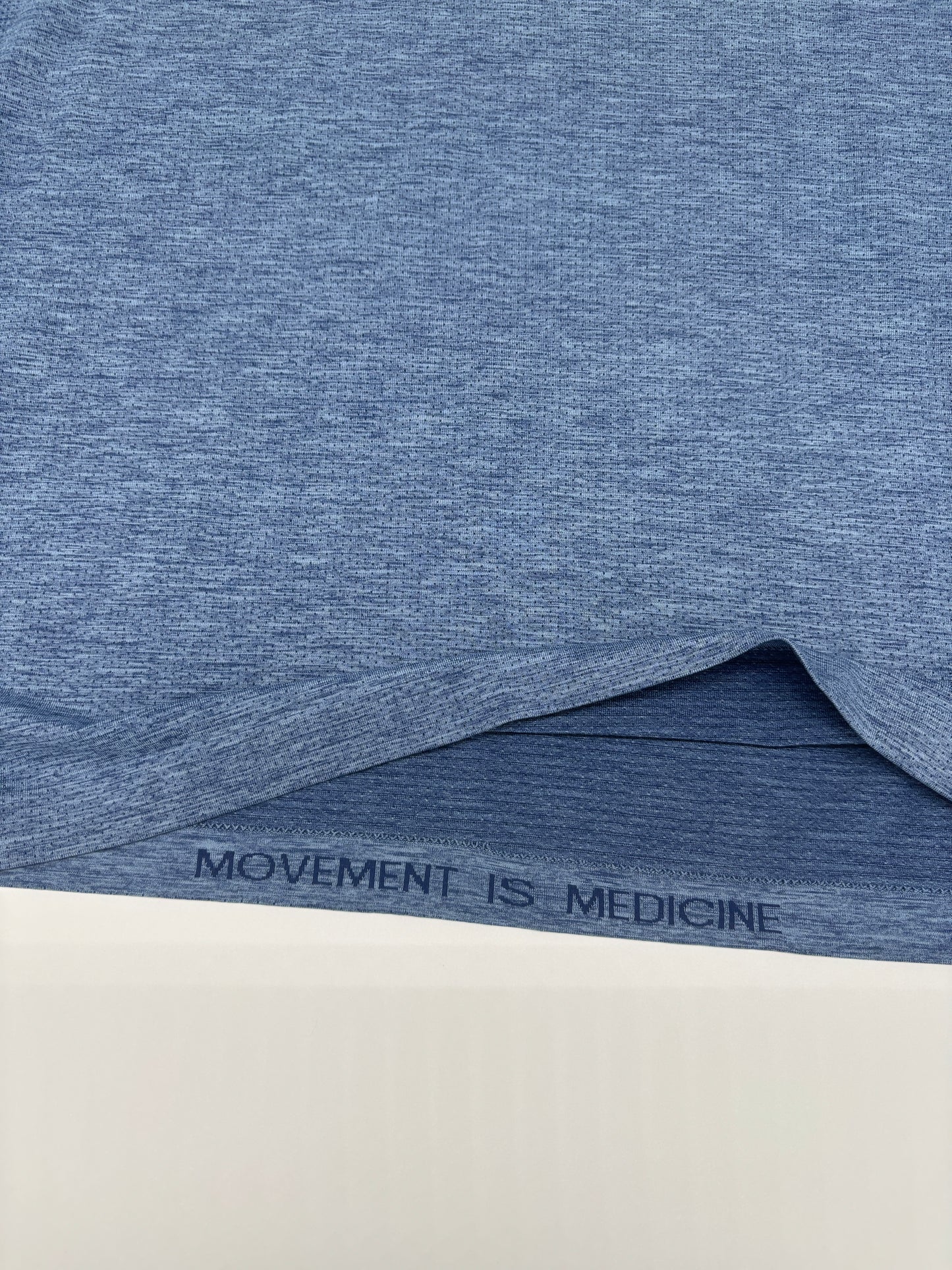 LULULEMON T-SHIRT