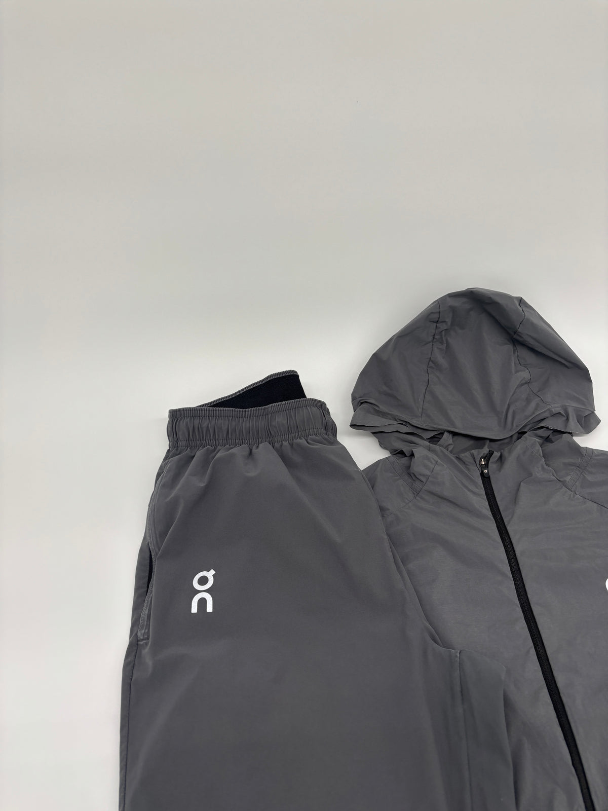 ON RUNNING TRACKSUIT