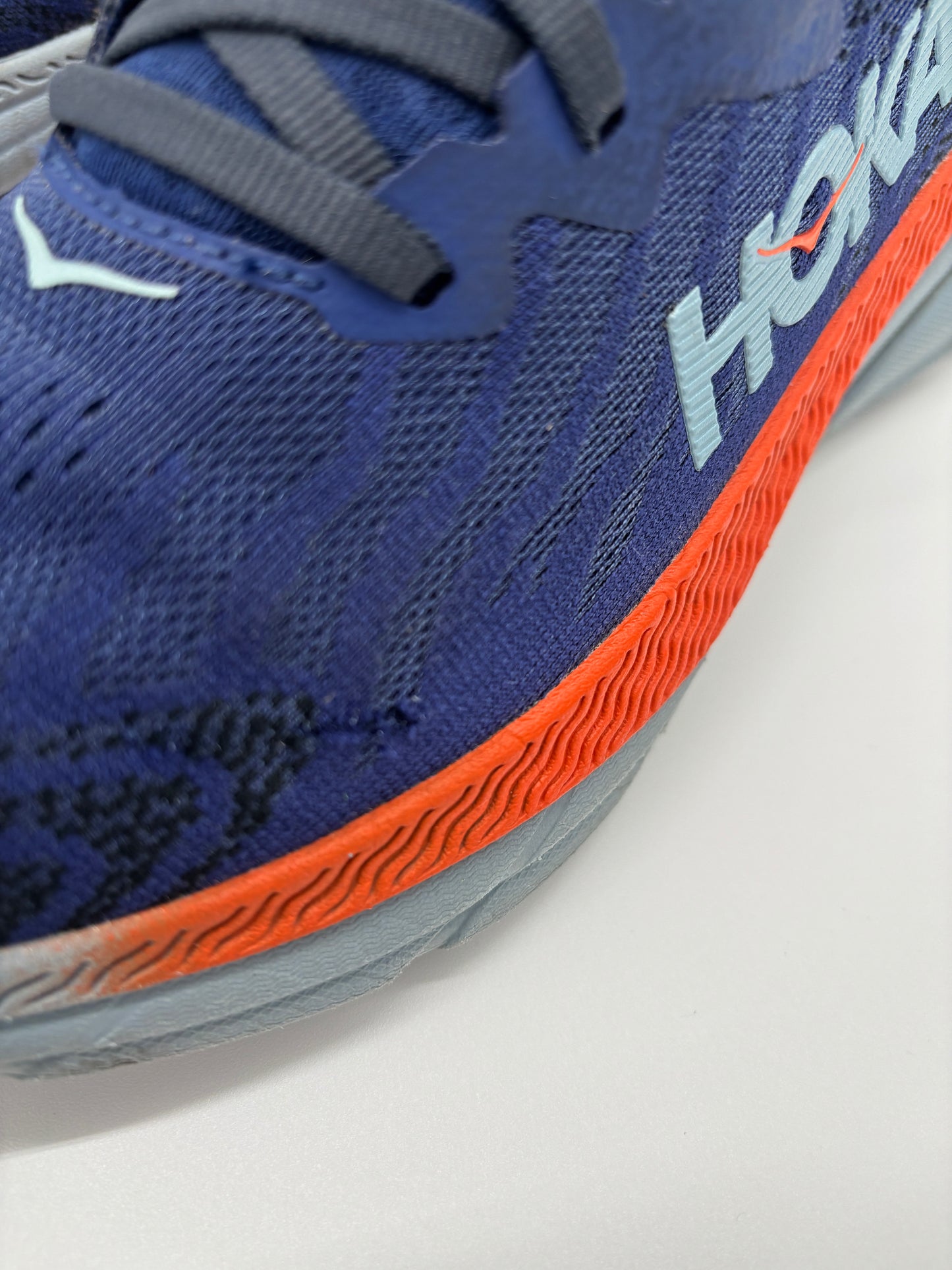 HOKA TRAINERS