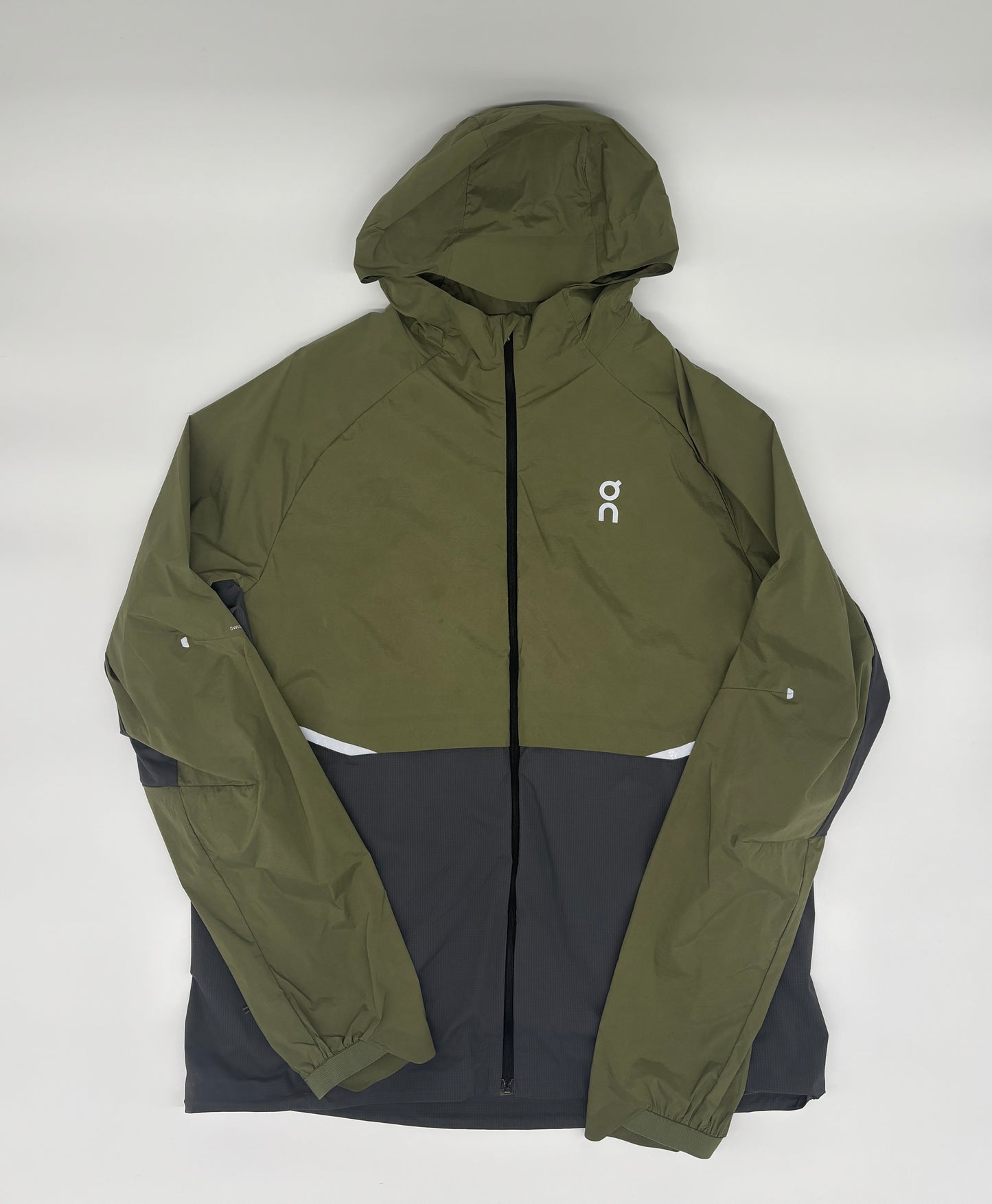 ON RUNNING JACKET