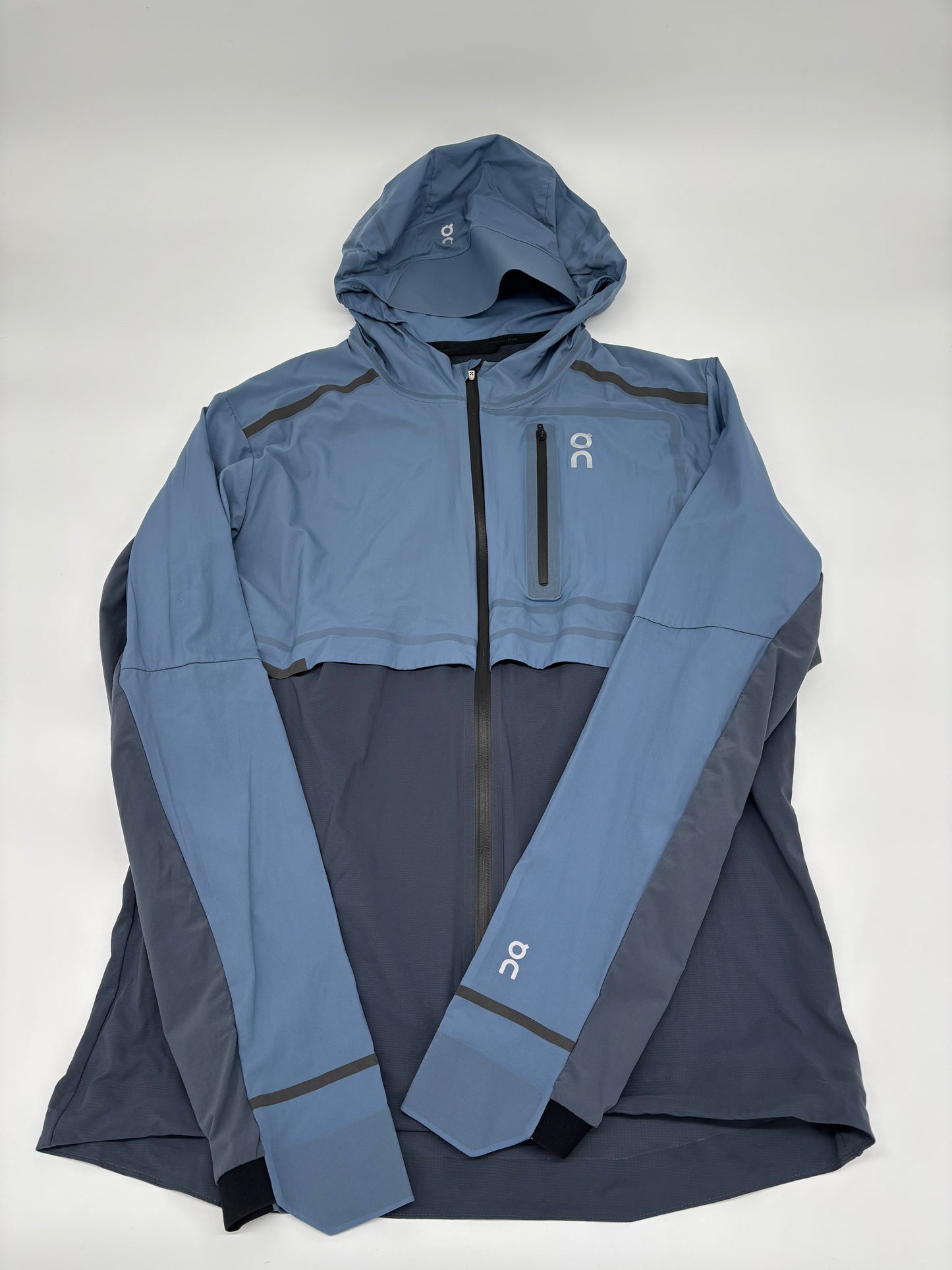 ON RUNNING JACKET