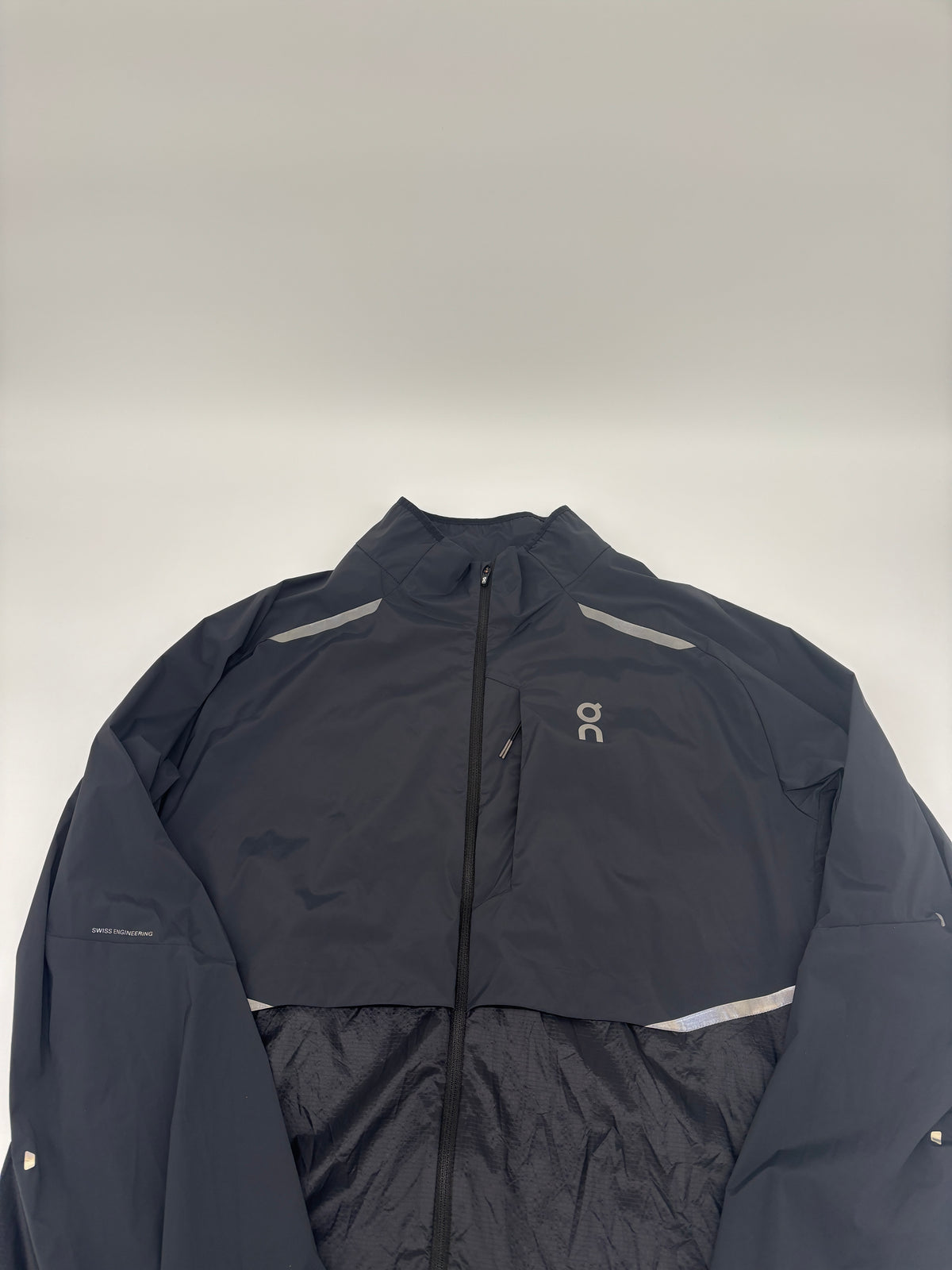 ON RUNNING JACKET