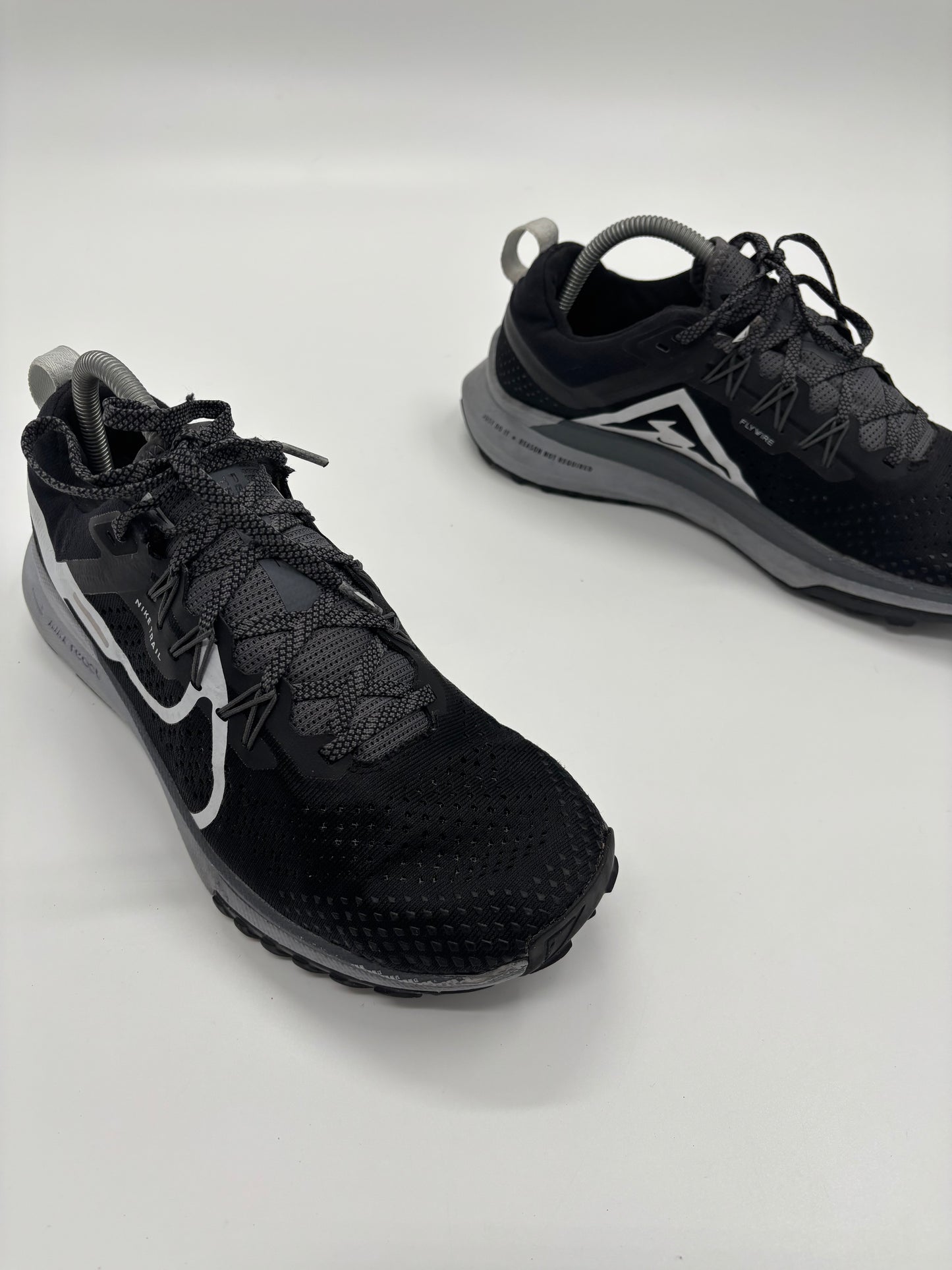 NIKE TRAIL SHOES