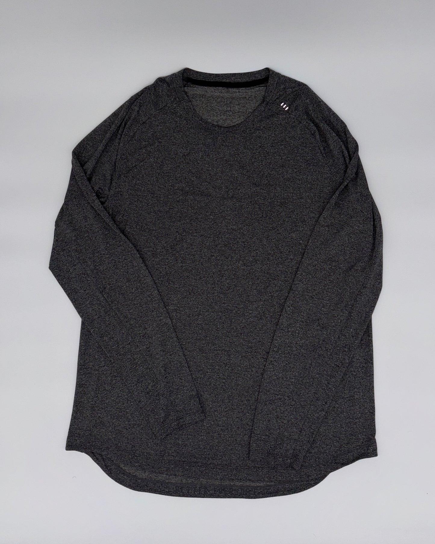 LULULEMON LONG SLEEVED T-SHIRT