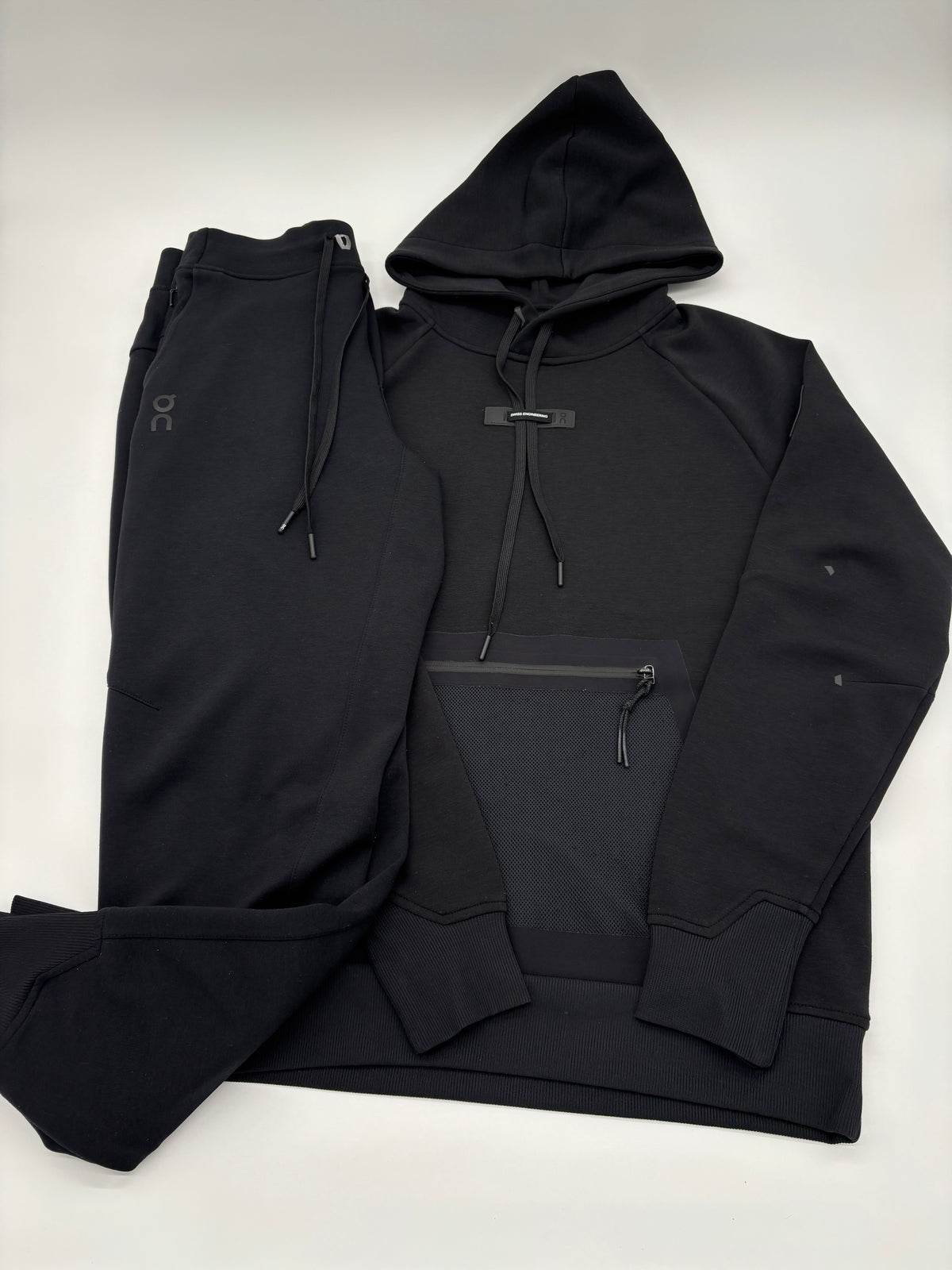 ON RUNNING TRACKSUIT