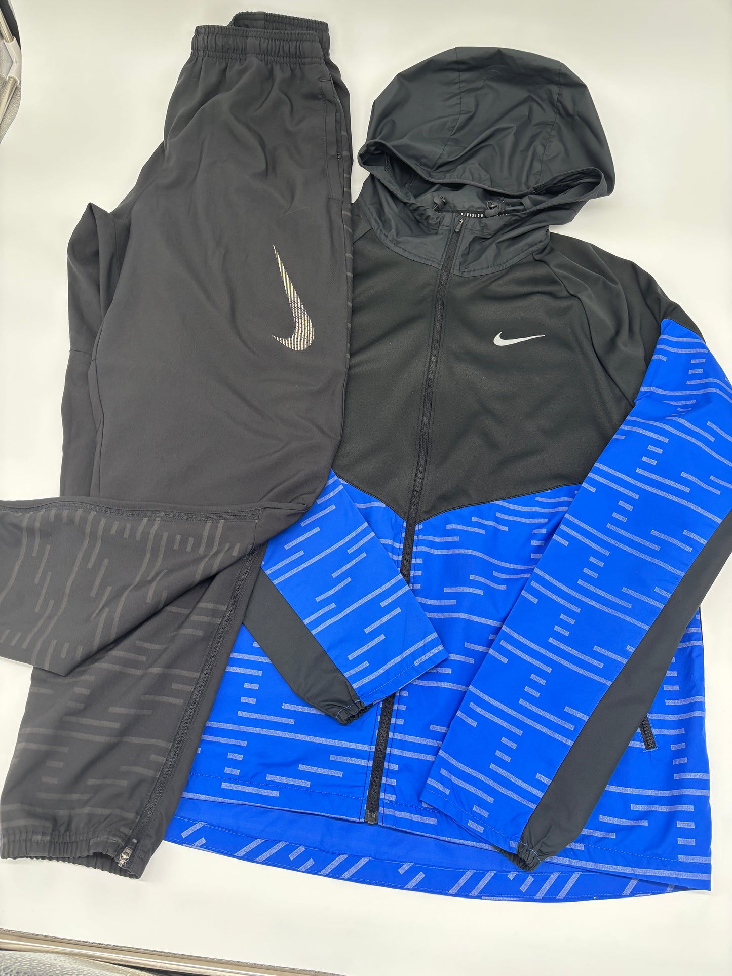 NIKE TRACKSUIT