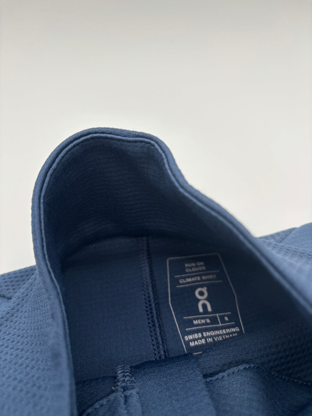 ON RUNNING HALF ZIP