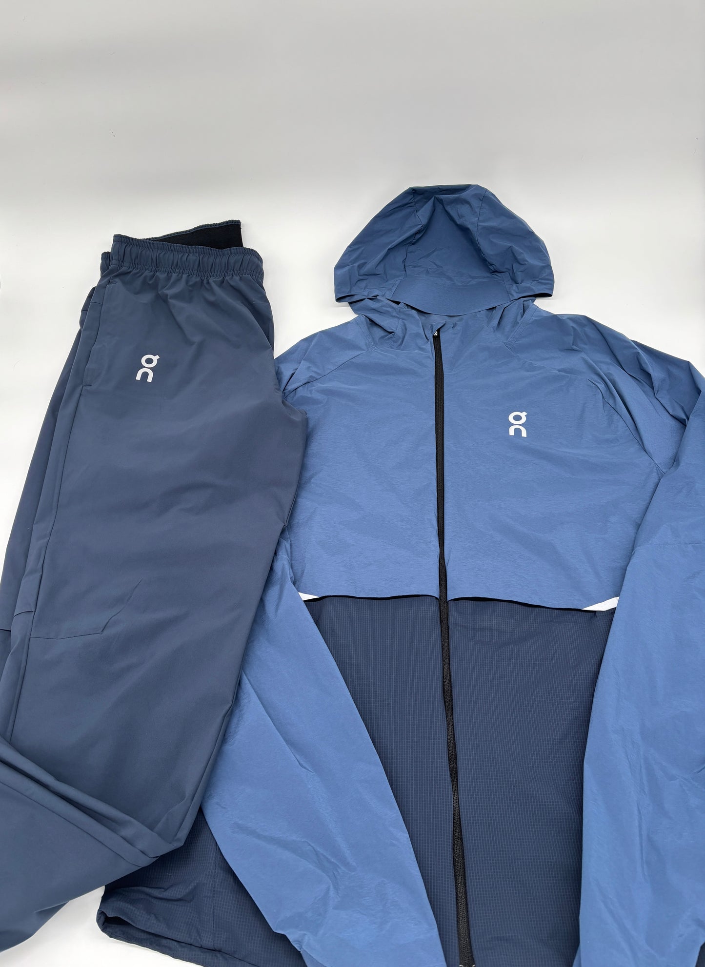 ON RUNNING TRACKSUIT