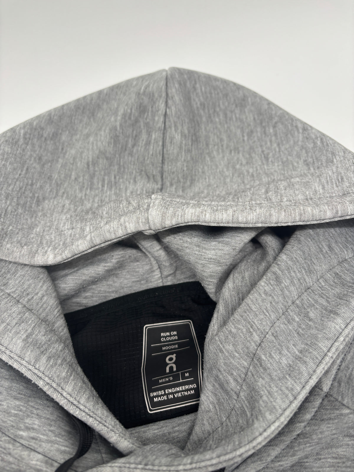 ON RUNNING TRACKSUIT