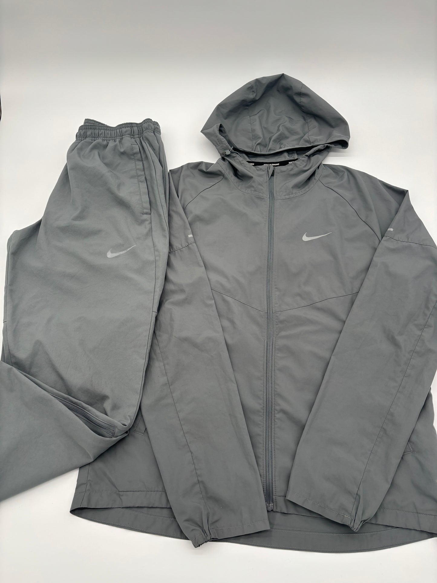 NIKE TRACKSUIT