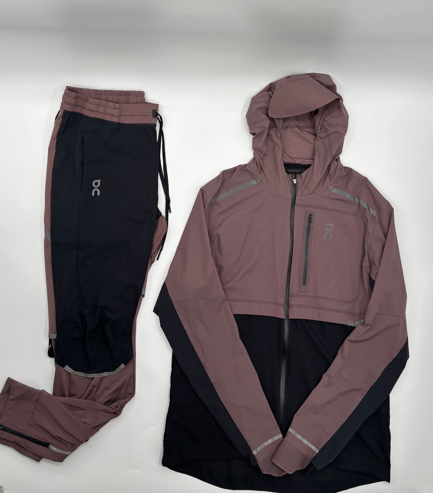 ON RUNNING TRACKSUIT