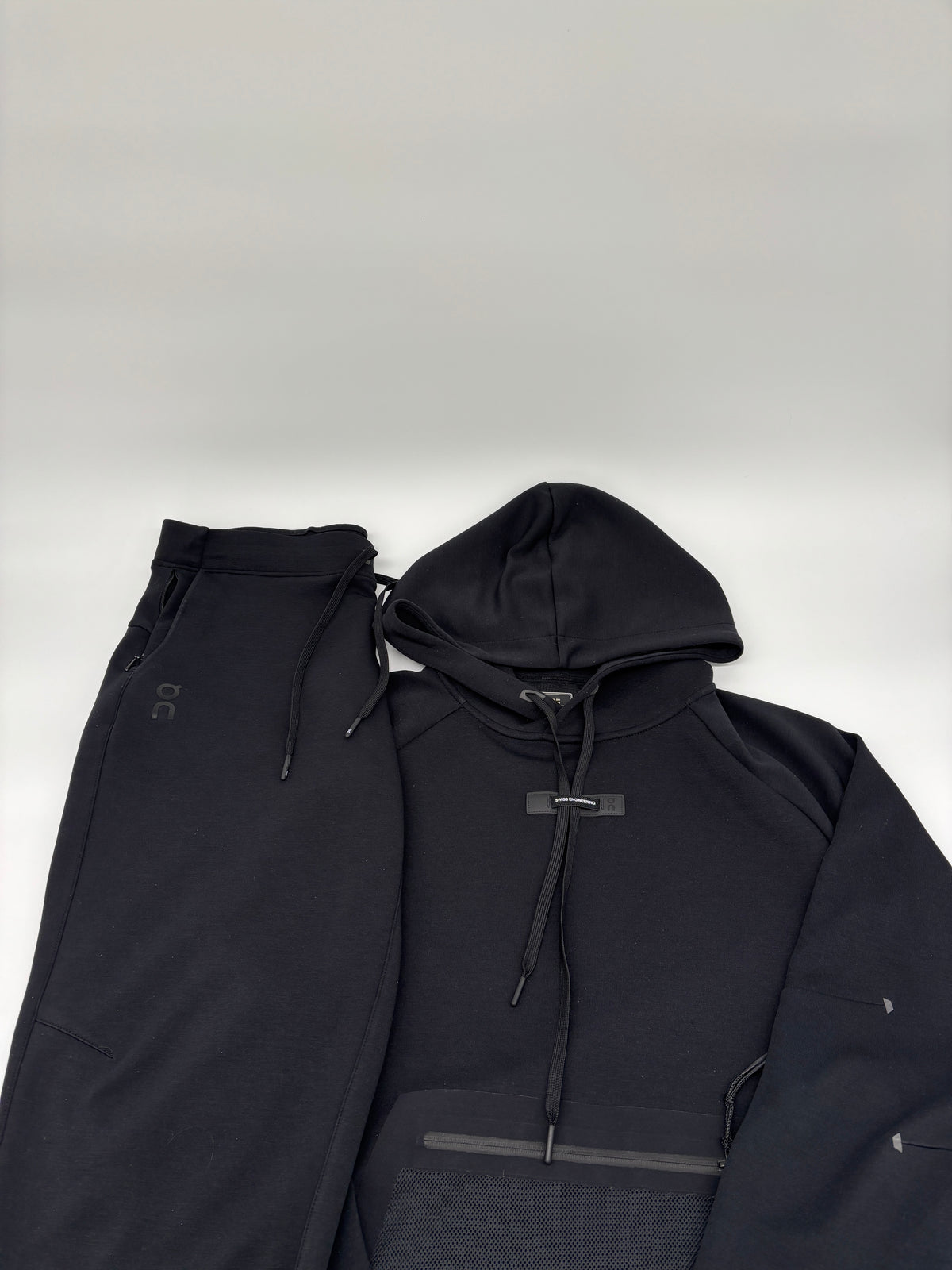 ON RUNNING TRACKSUIT