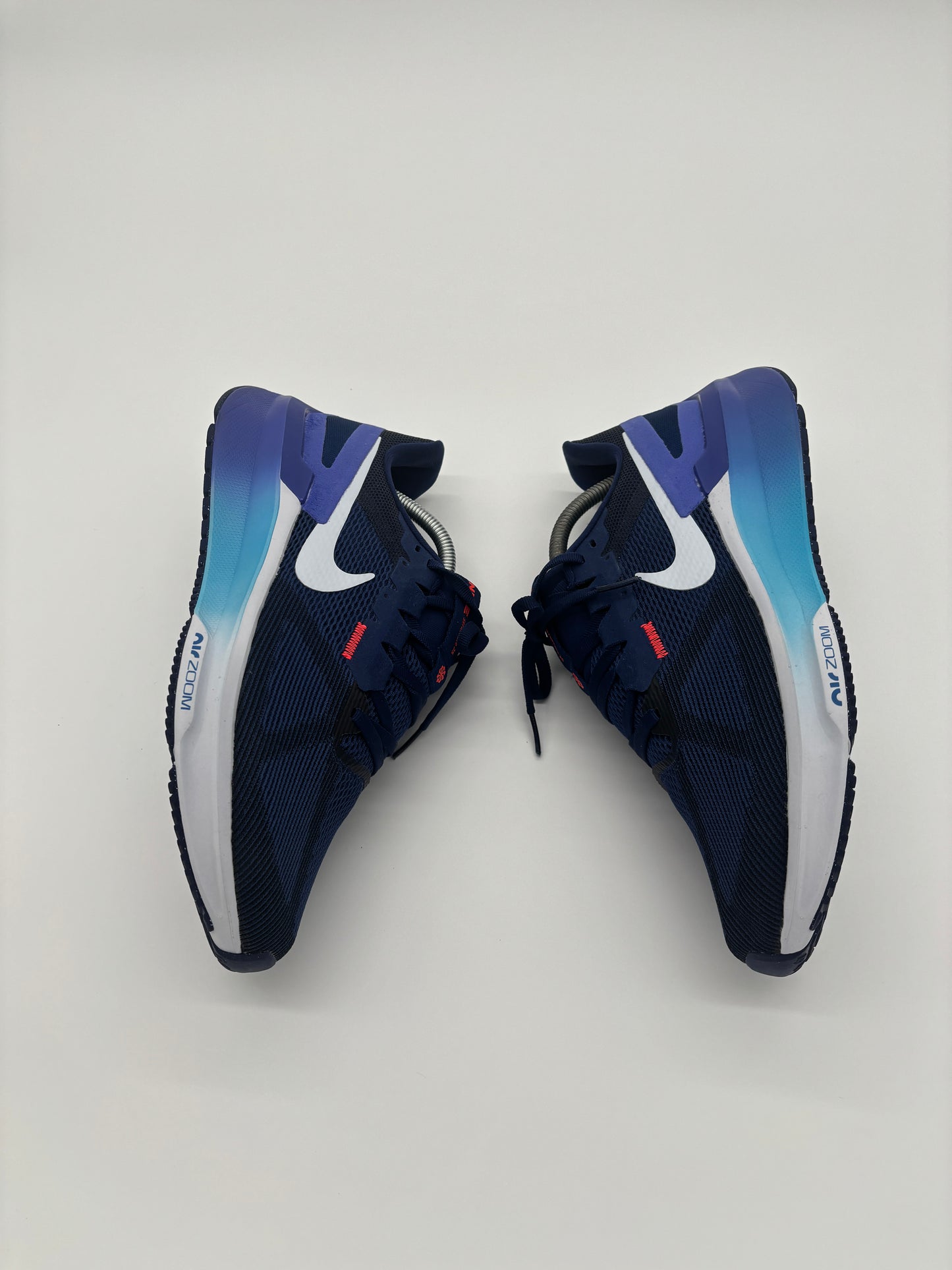 NIKE TRAINERS
