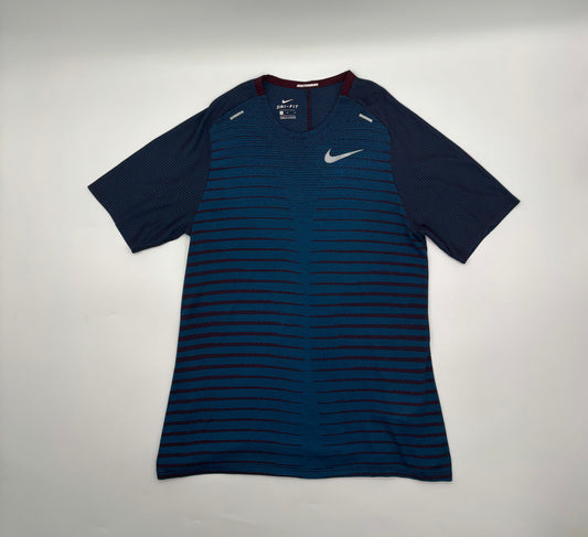 NIKE T-SHIRT