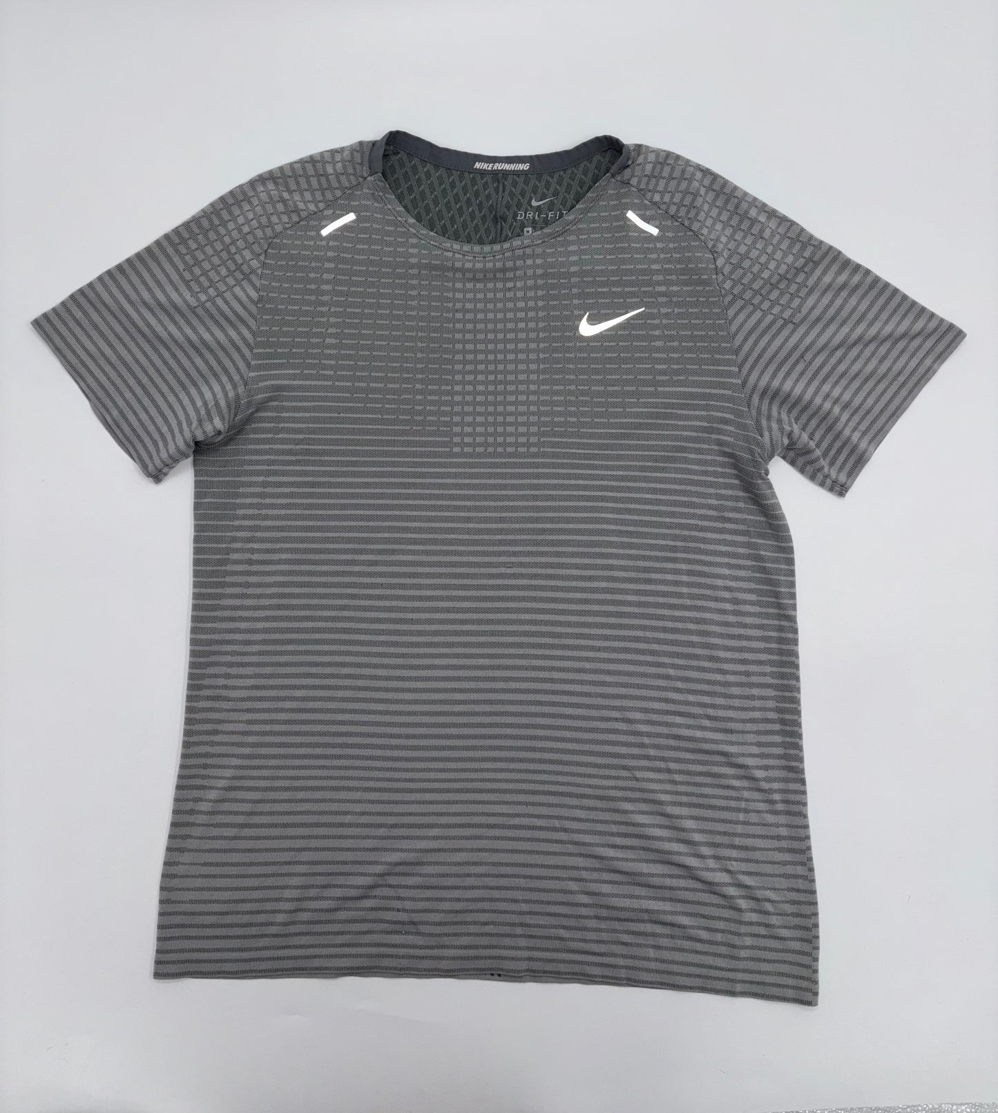 NIKE T-SHIRT