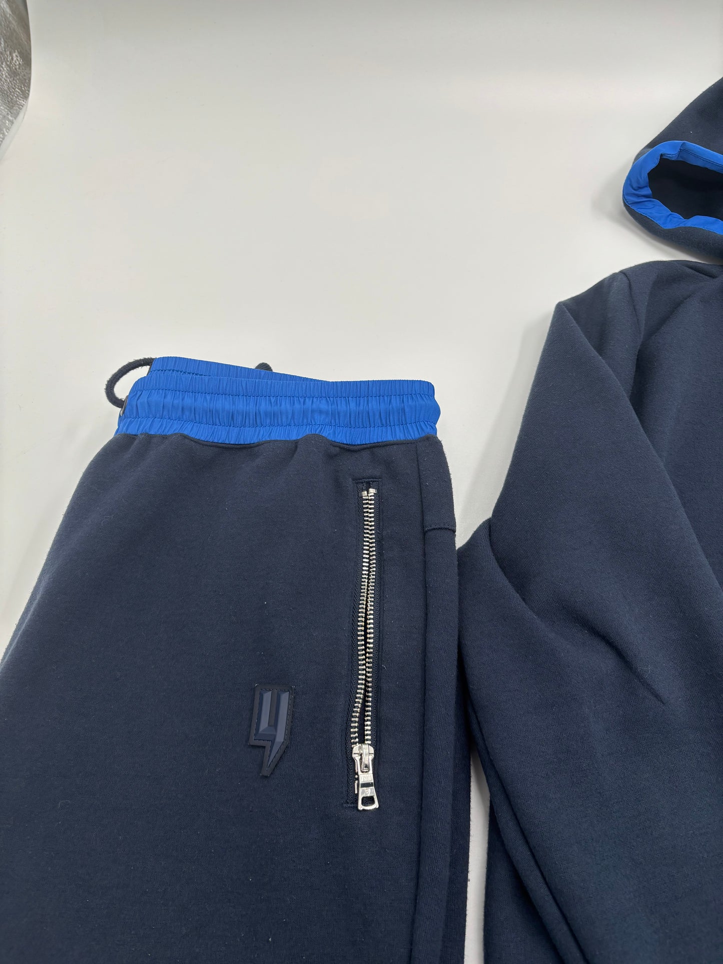 YELIR WORLD TRACKSUIT