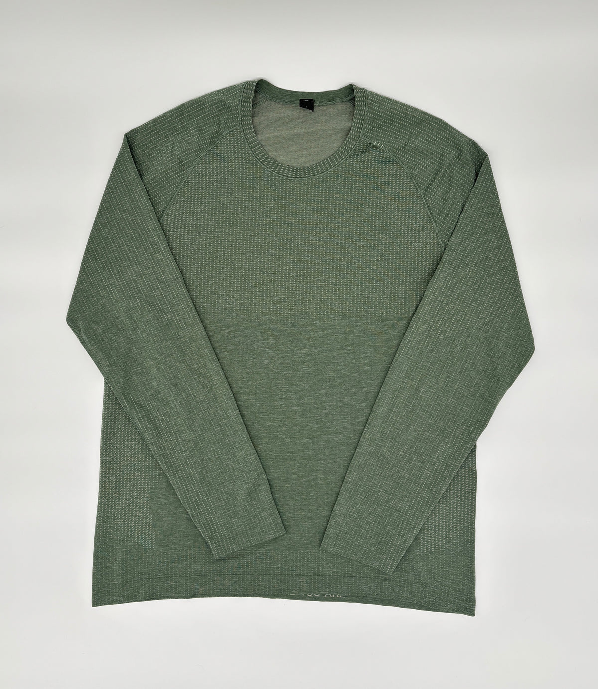 LULULEMON LONG SLEEVED T-SHIRT