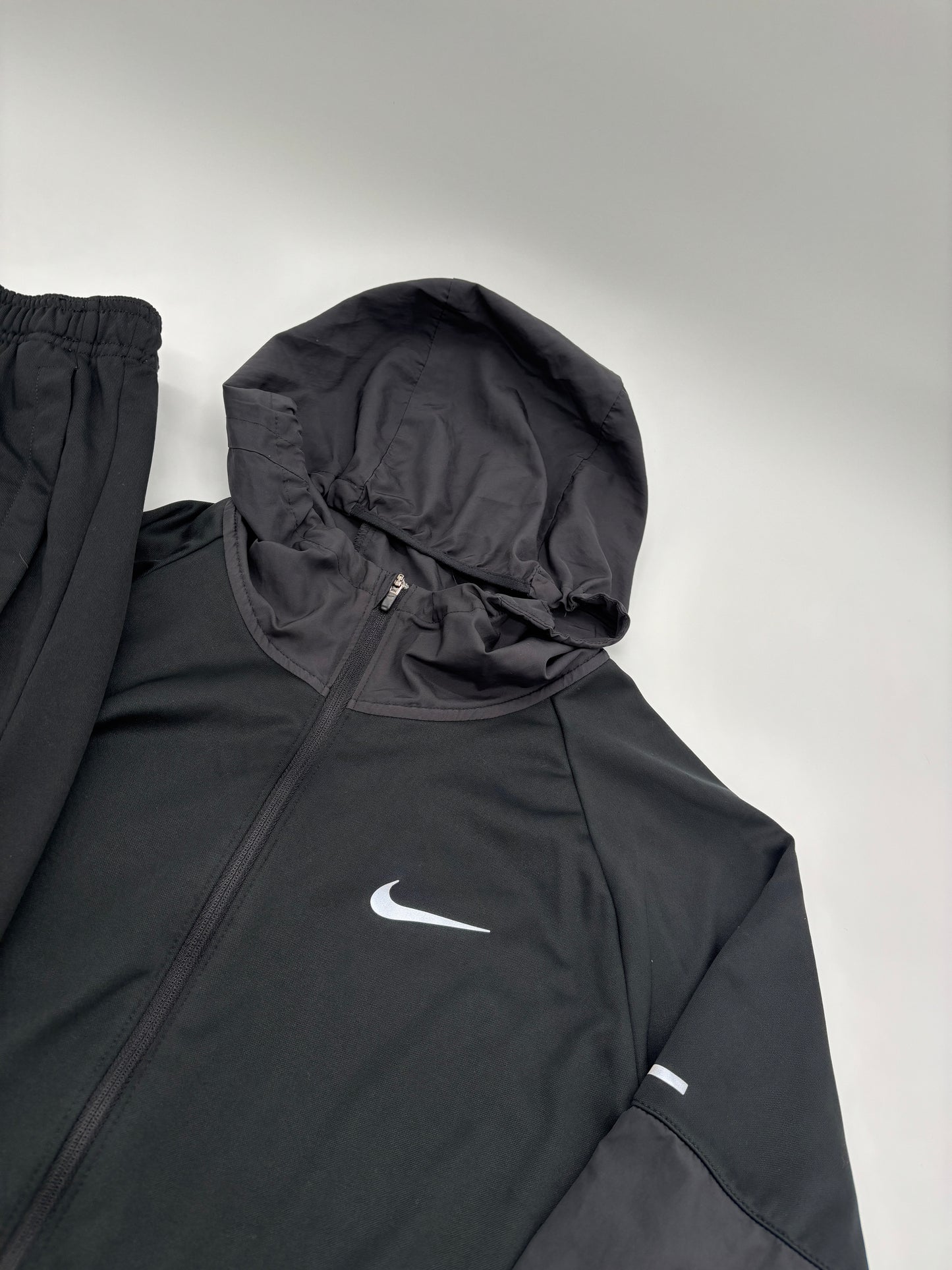 NIKE TRACKSUIT