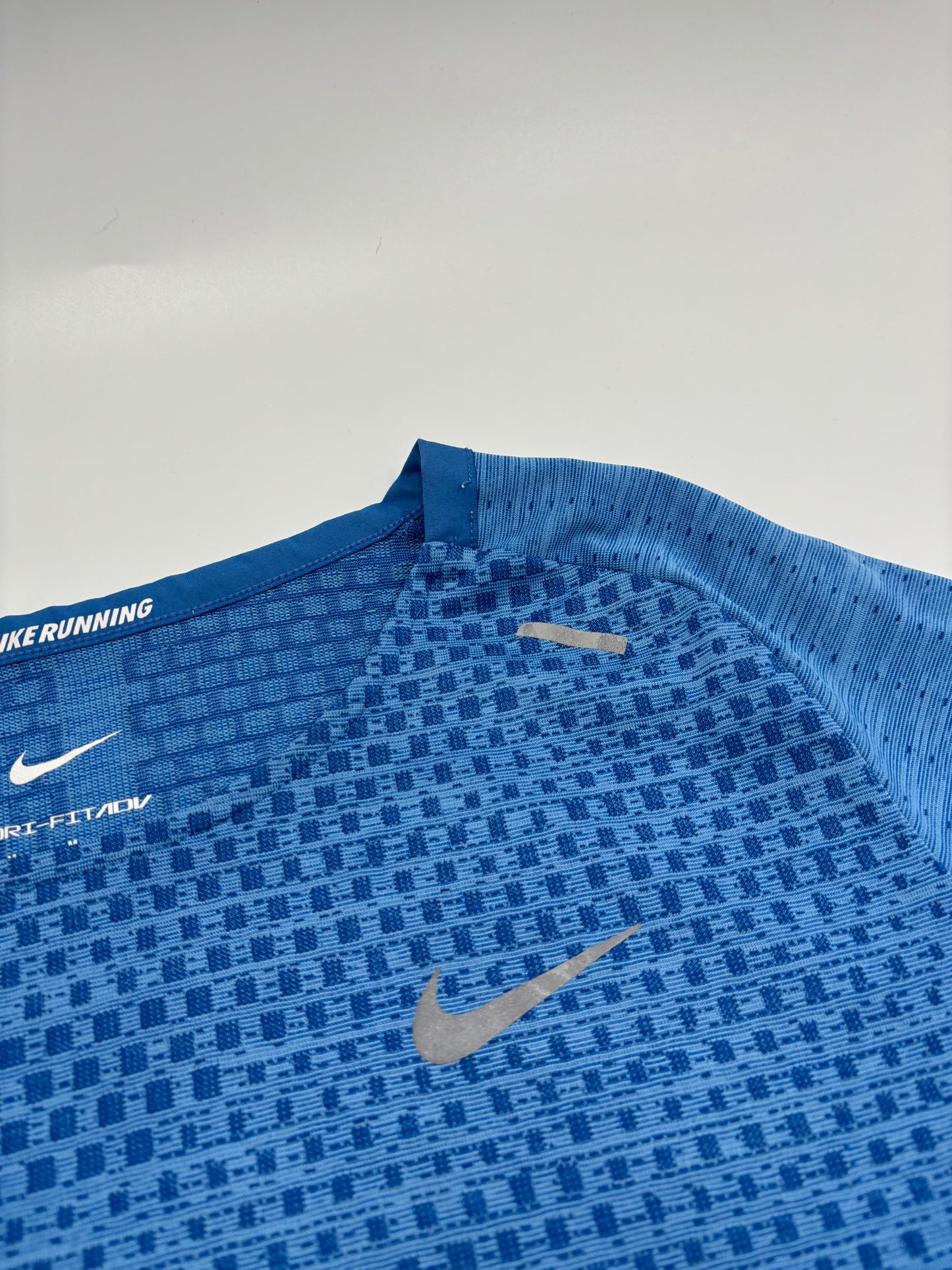 NIKE T-SHIRT