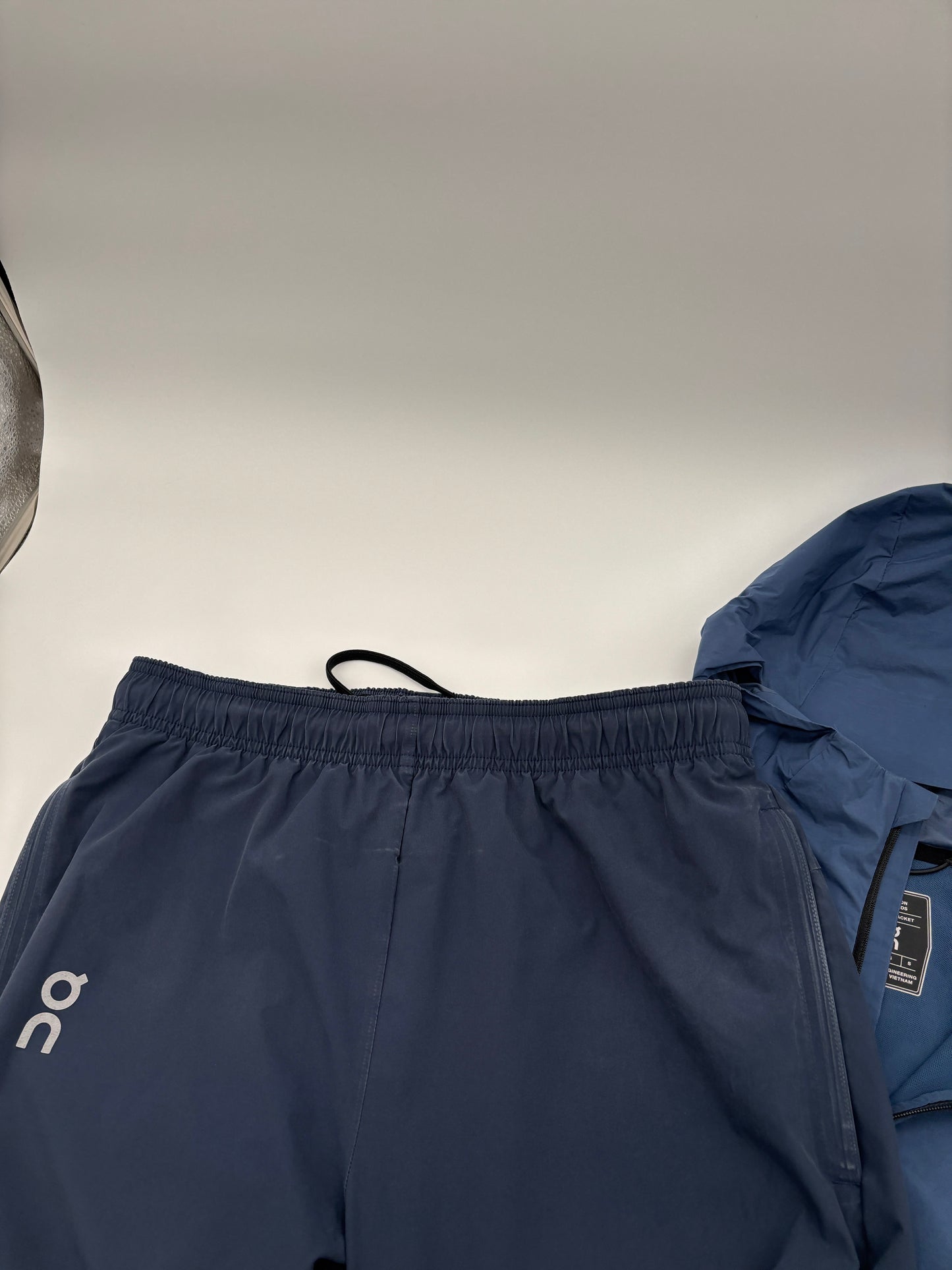 ON RUNNING TRACKSUIT
