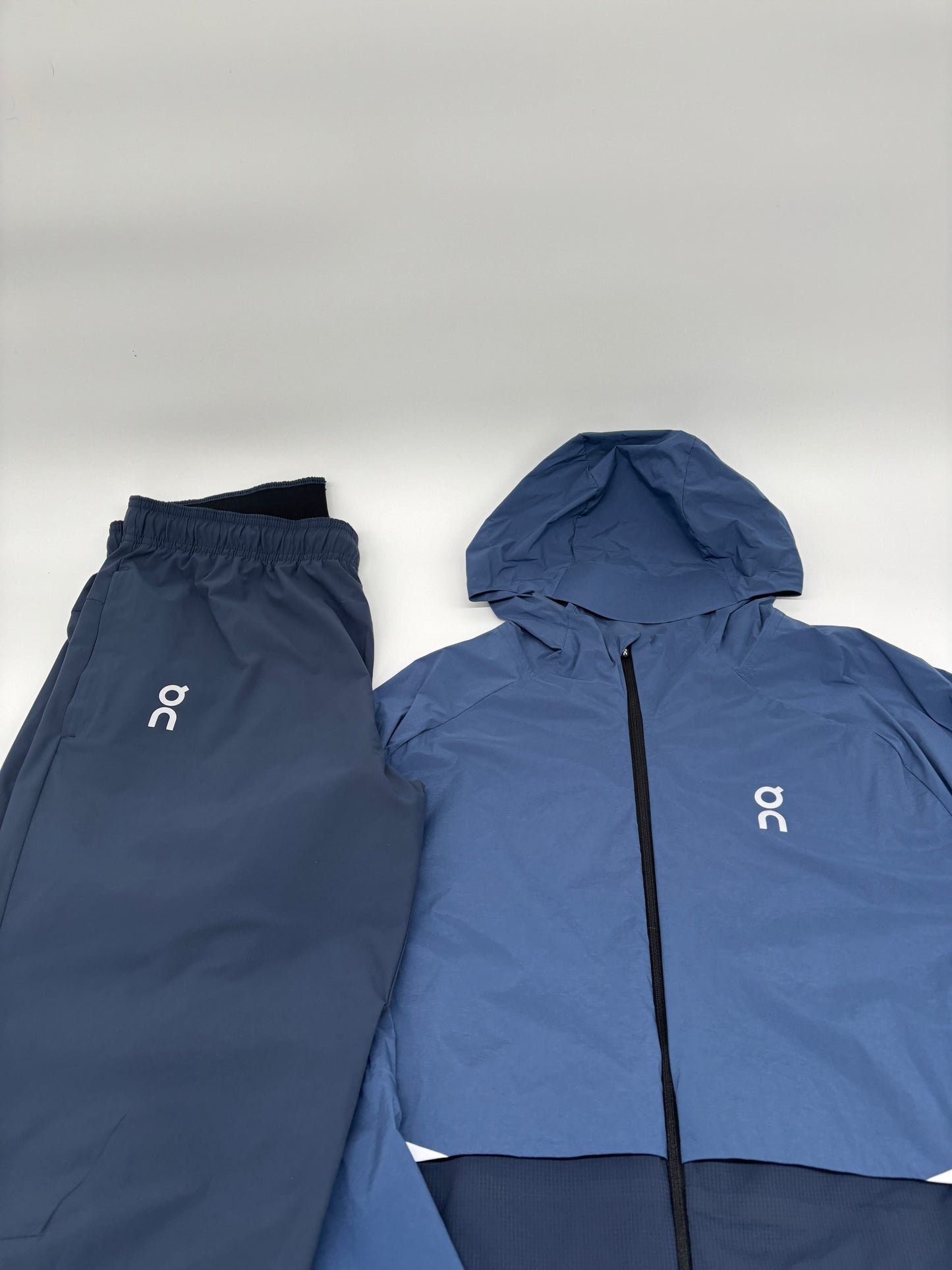 ON RUNNING TRACKSUIT