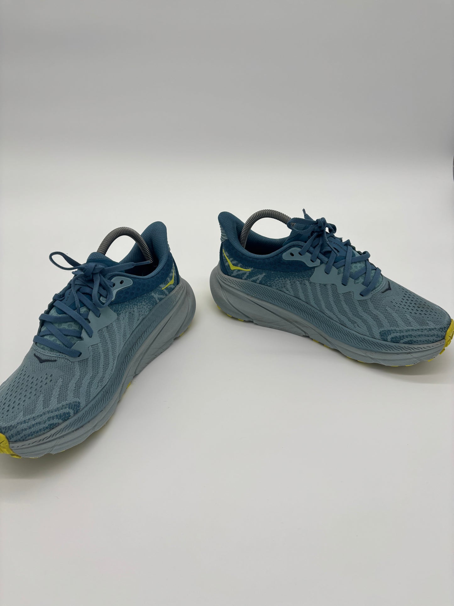 HOKA TRAINERS