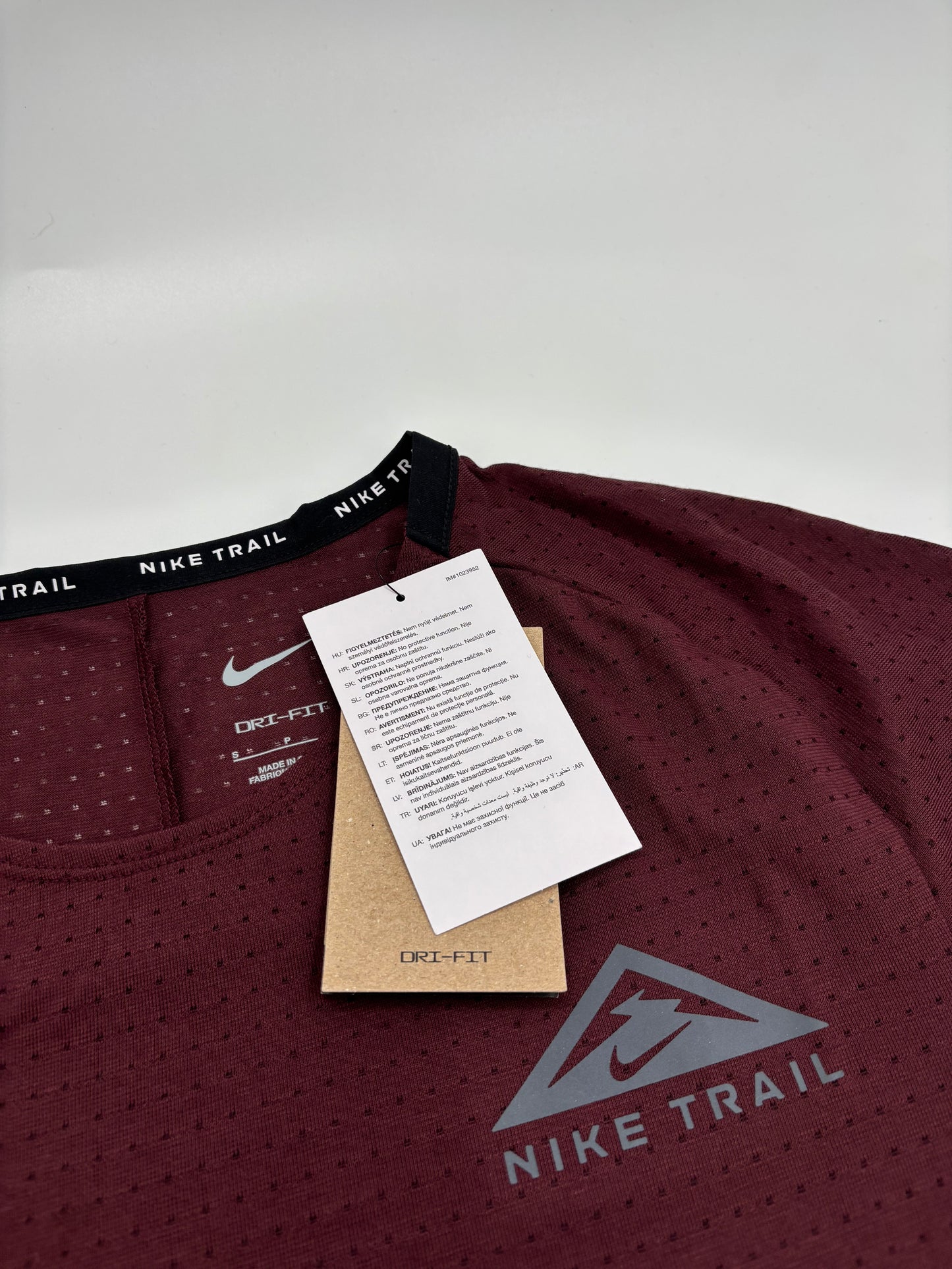 NIKE TRAIL T-SHIRT