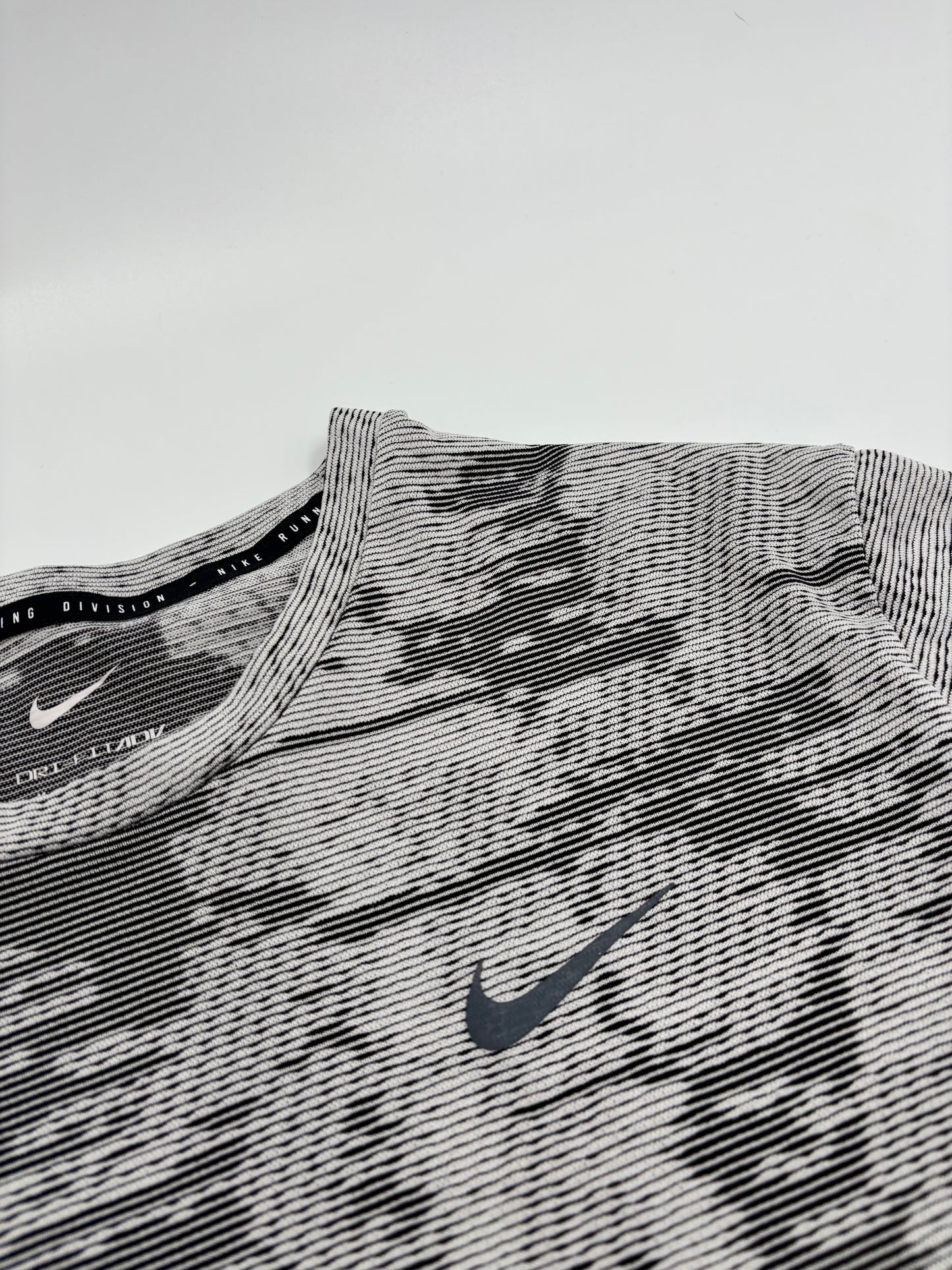 NIKE T-SHIRT
