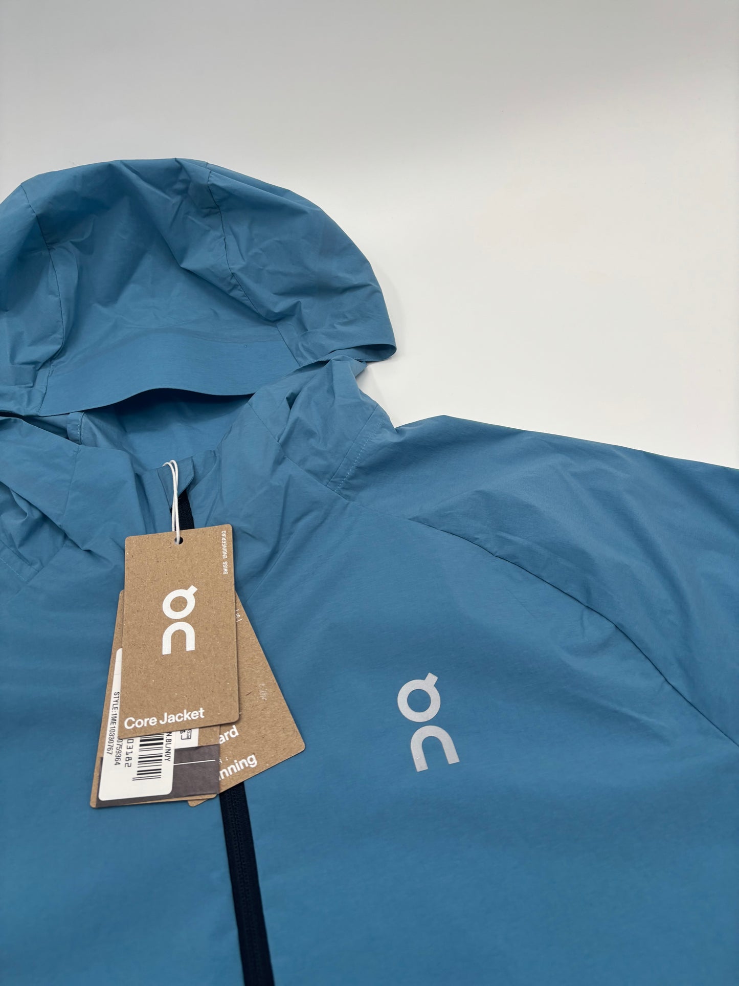 ON RUNNING JACKET