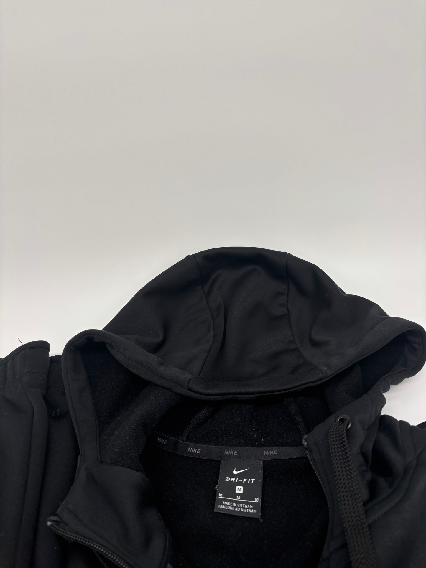 NIKE TRACKSUIT