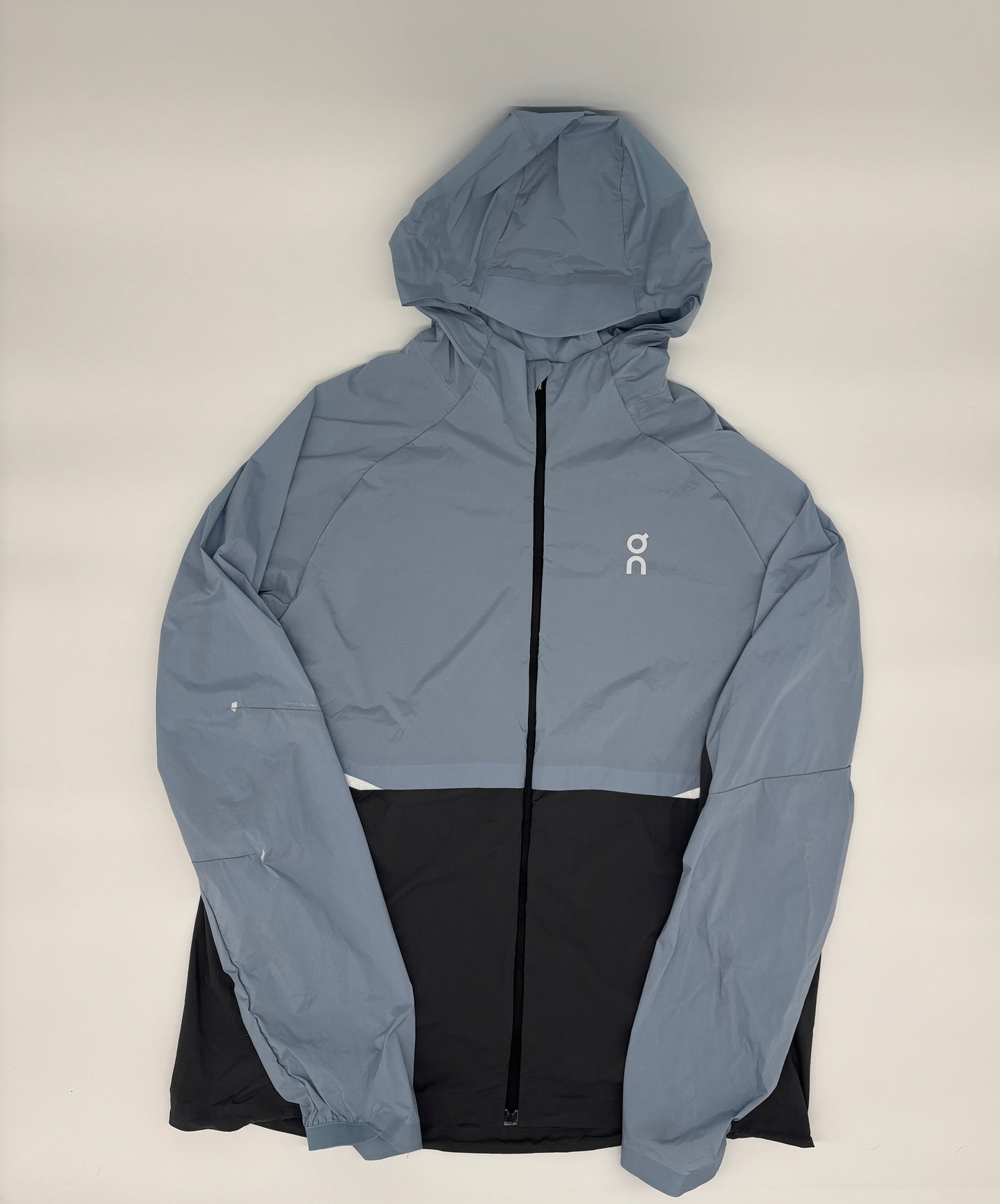 ON RUNNING JACKET