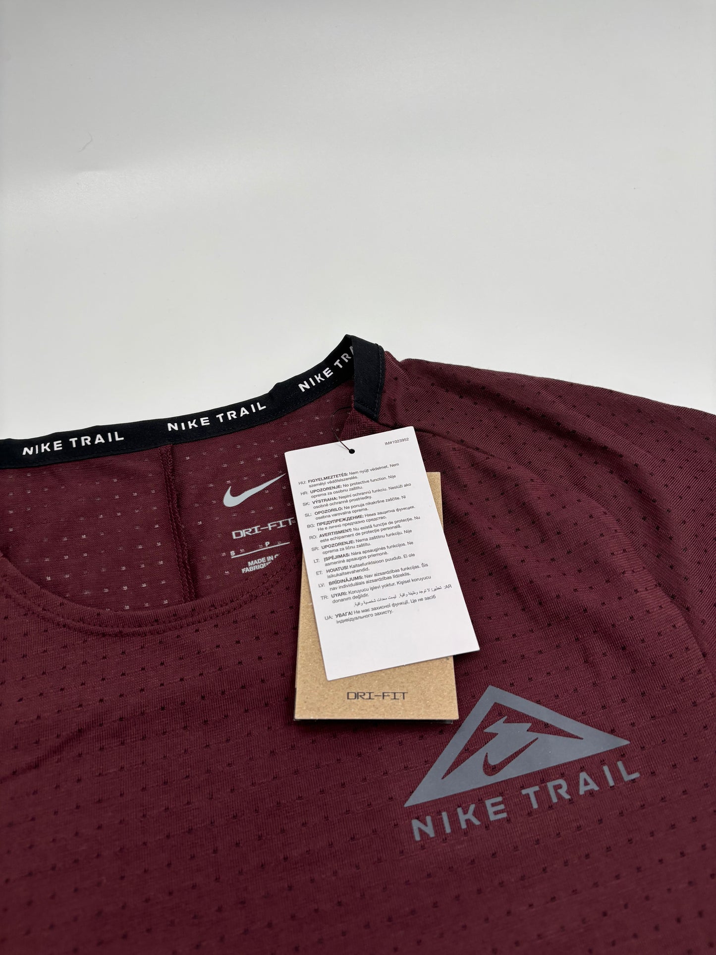 NIKE TRAIL T-SHIRT