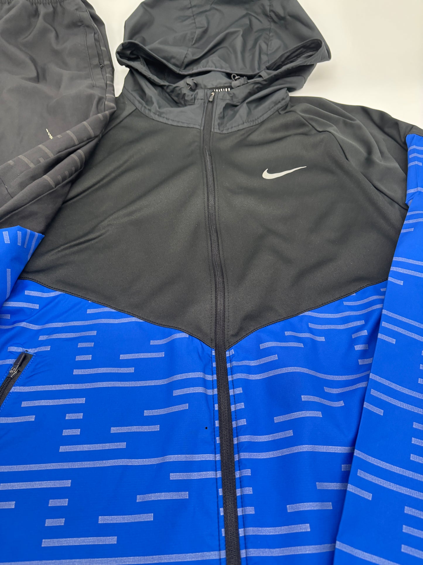 NIKE TRACKSUIT