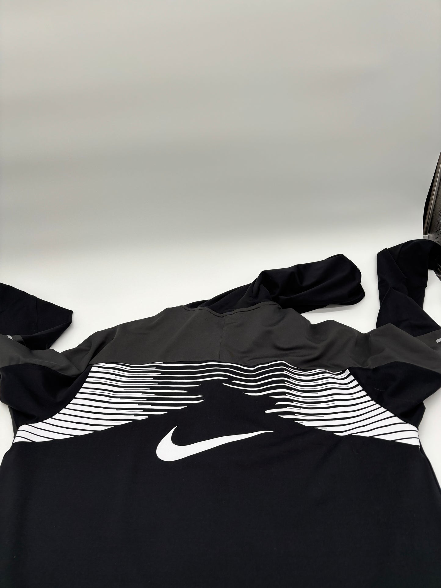 NIKE TRAIL HOODIE
