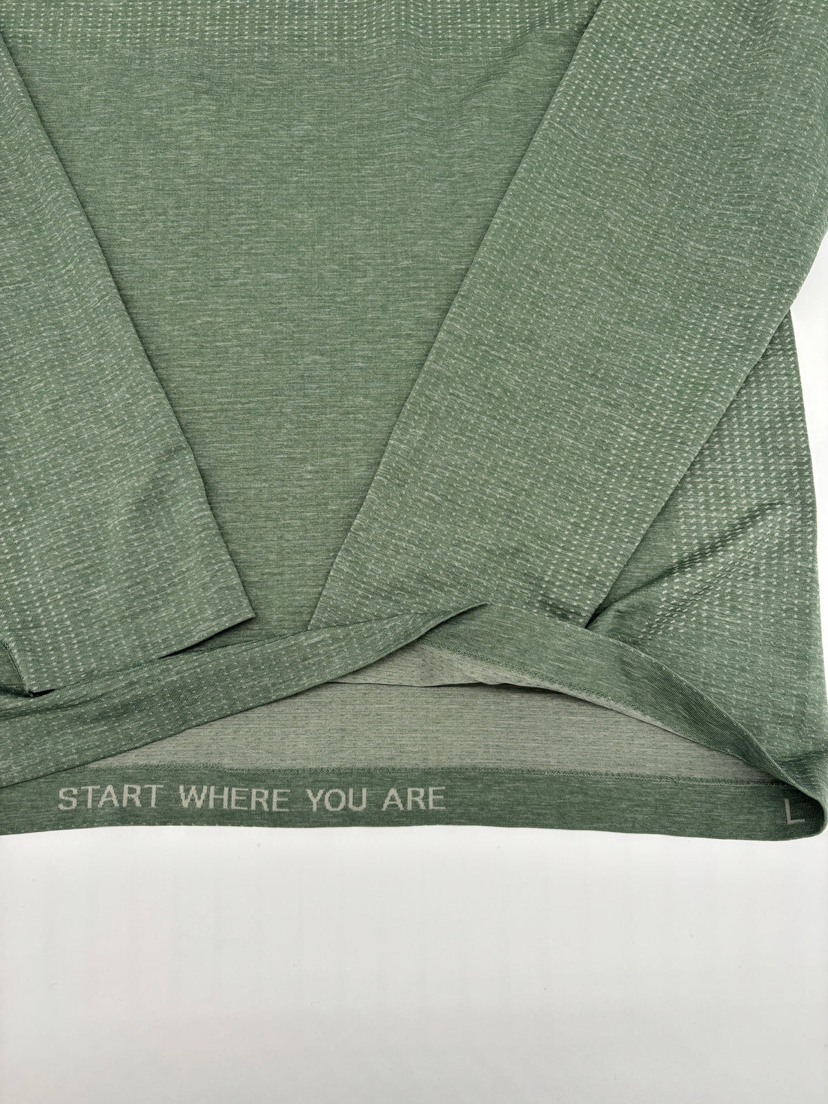 LULULEMON LONG SLEEVED T-SHIRT