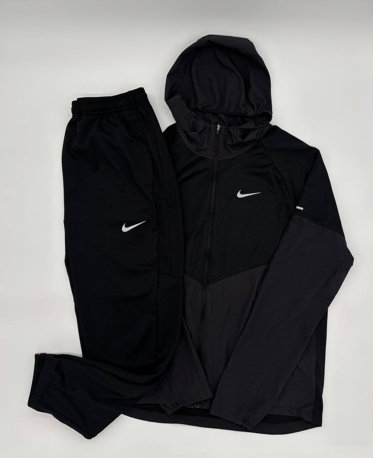 NIKE TRACKSUIT