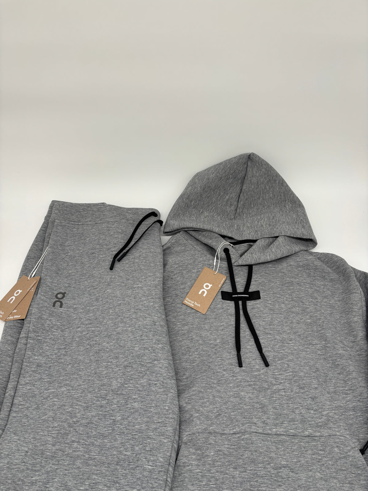 ON RUNNING TRACKSUIT