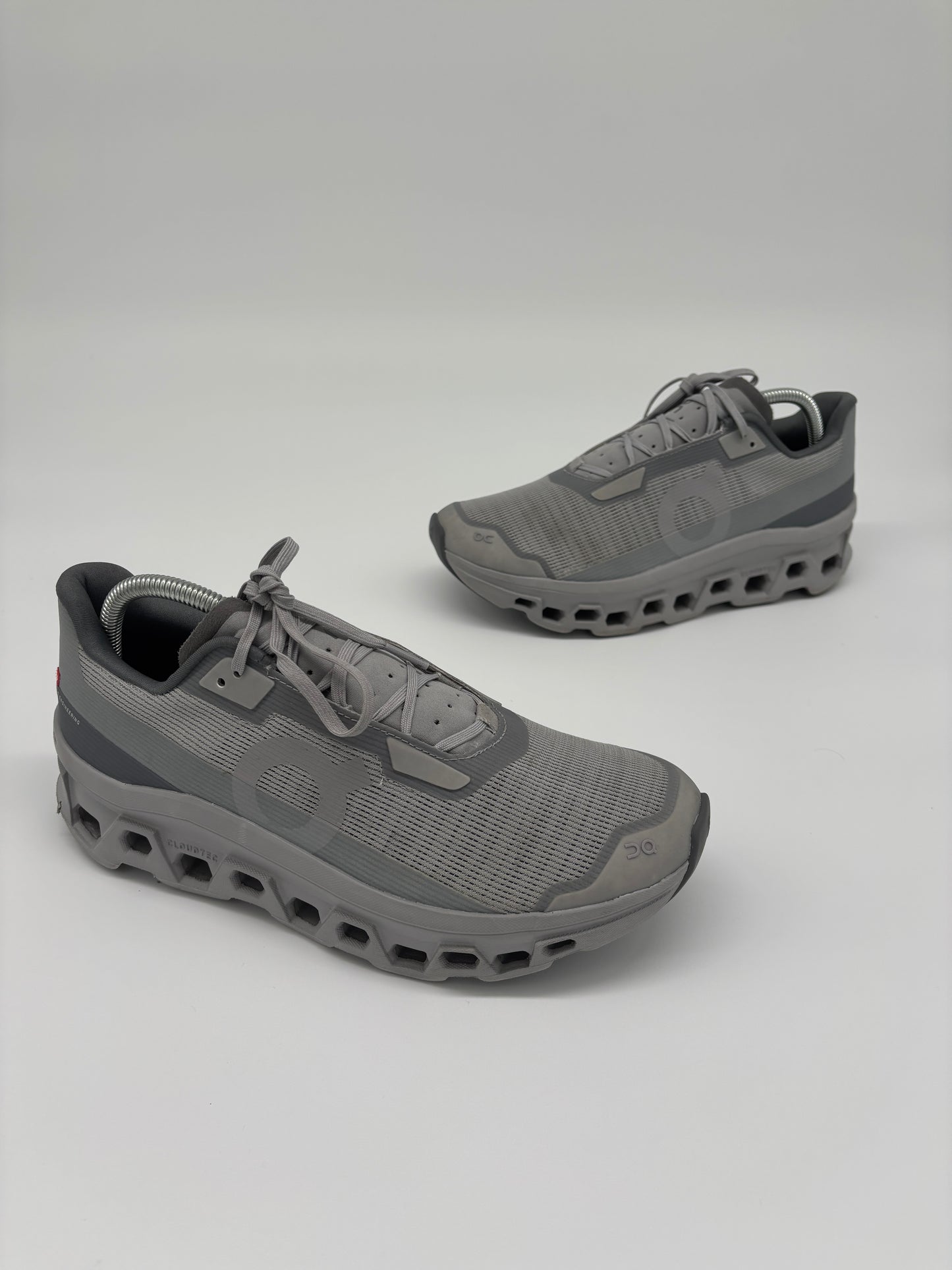 ON RUNNING TRAINERS